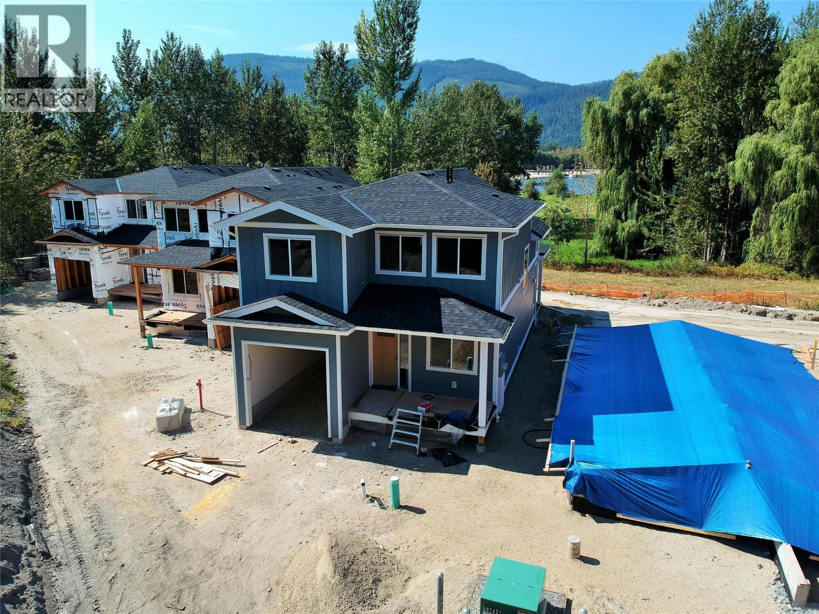 8200 97a Highway Unit# 8, Mara, British Columbia  V0E 2K0 - Photo 10 - 10361376