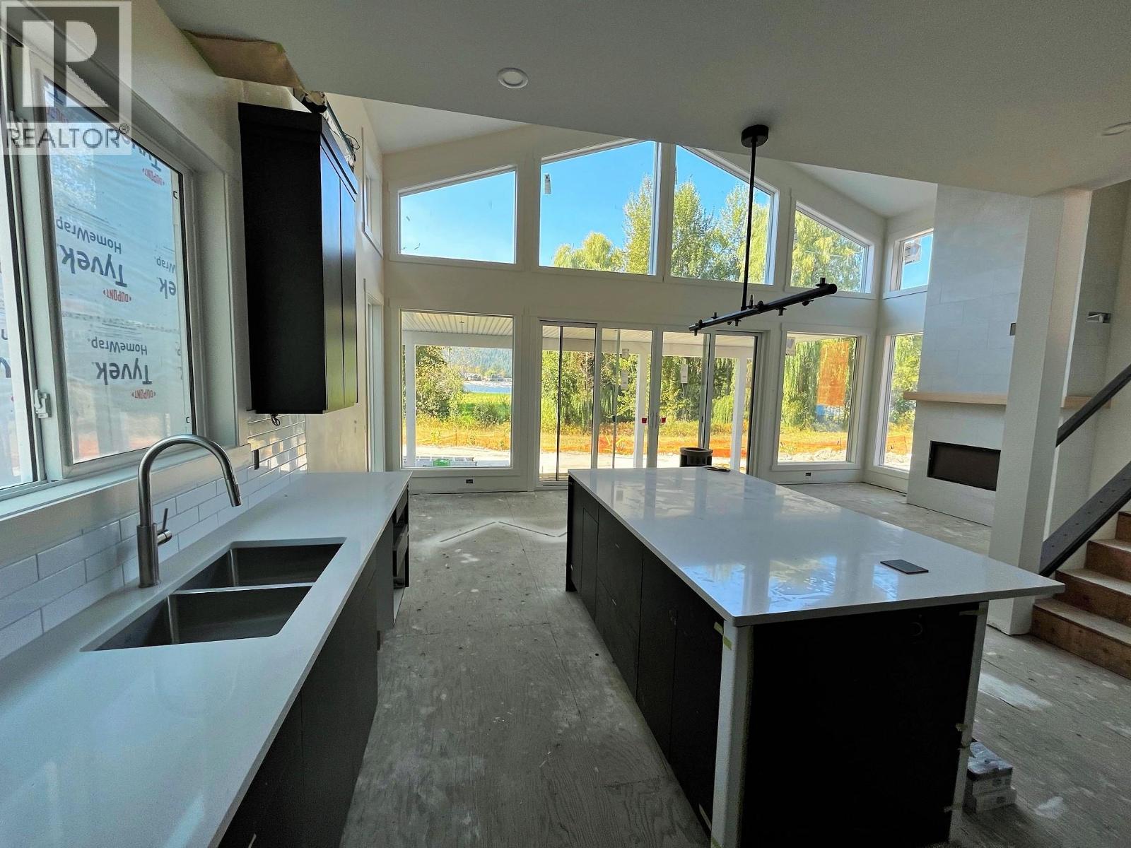 8200 97a Highway Unit# 8, Mara, British Columbia  V0E 2K0 - Photo 17 - 10361376