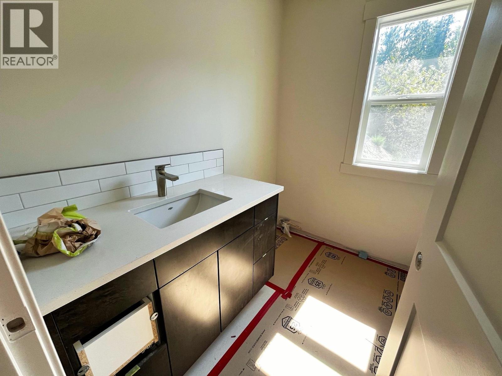 8200 97a Highway Unit# 8, Mara, British Columbia  V0E 2K0 - Photo 25 - 10361376