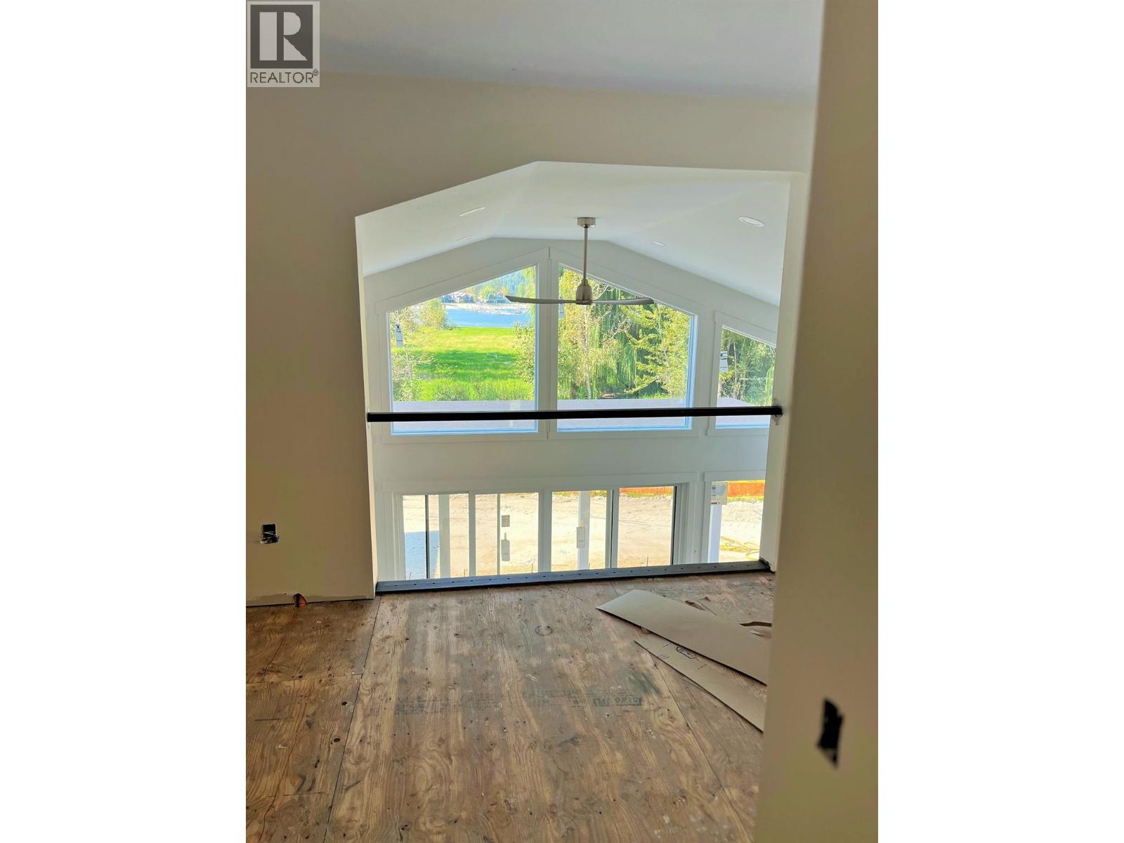 8200 97a Highway Unit# 8, Mara, British Columbia  V0E 2K0 - Photo 26 - 10361376