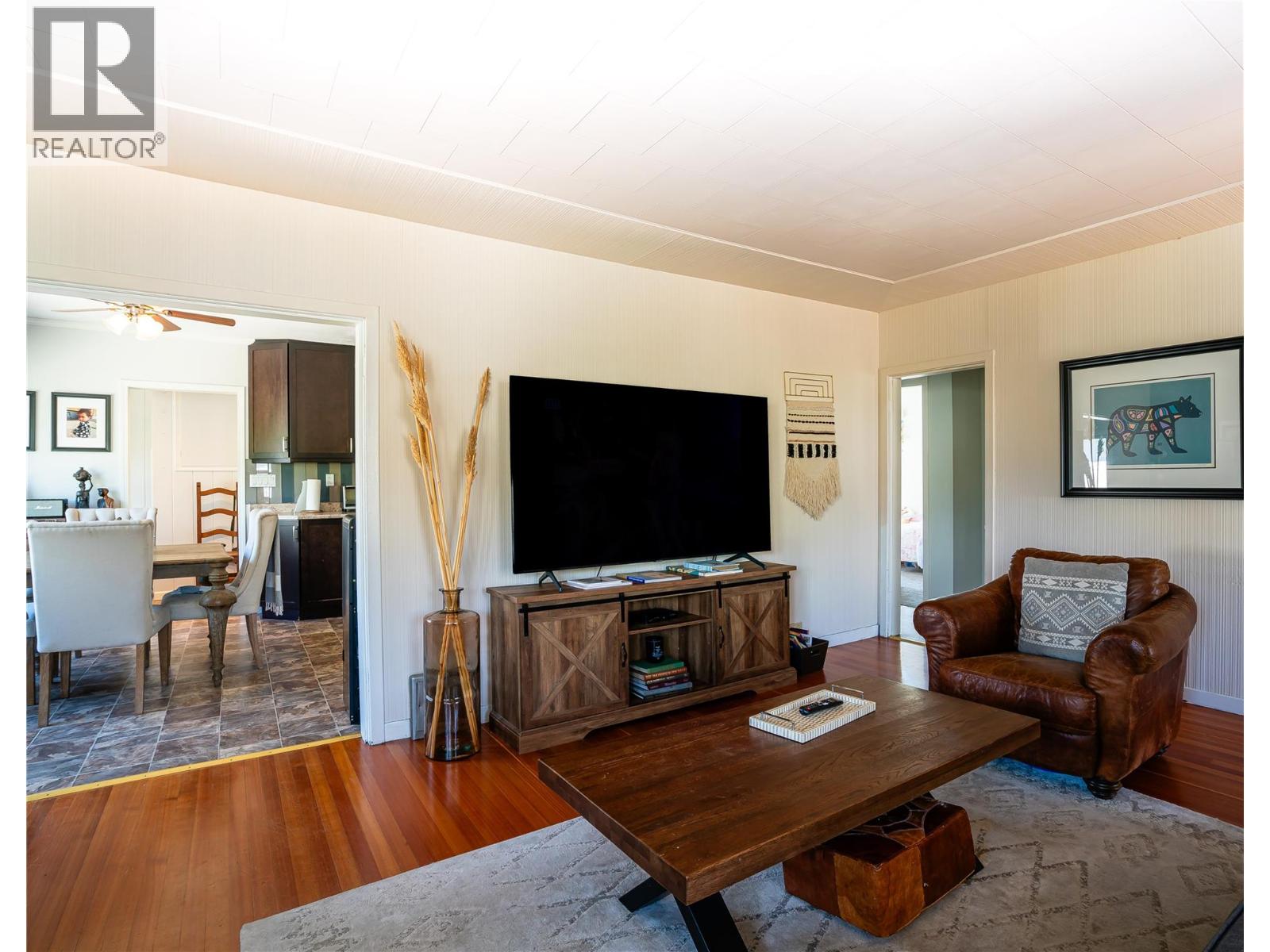 5875 Okanagan Street, Oliver, British Columbia  V0H 1T0 - Photo 12 - 10361716