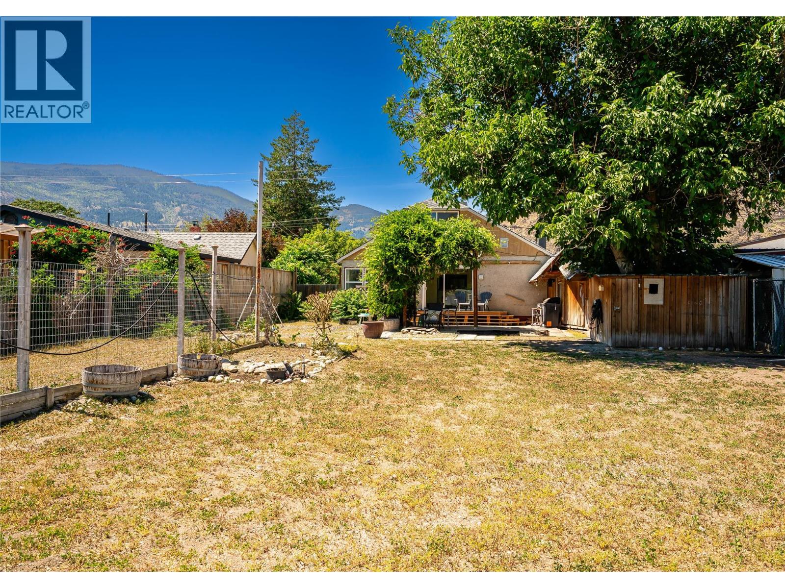 5875 Okanagan Street, Oliver, British Columbia  V0H 1T0 - Photo 17 - 10361716