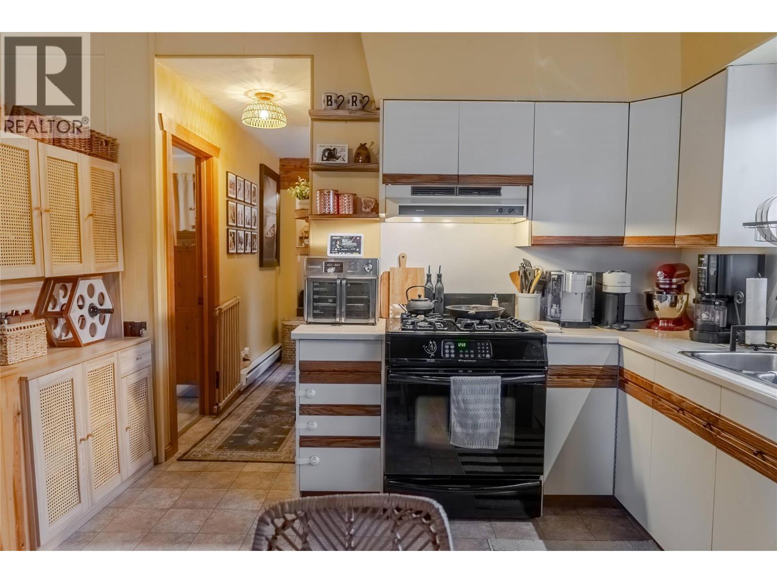 6740 Rosen Lake Road, Jaffray, British Columbia  V0B 1T0 - Photo 10 - 10361746