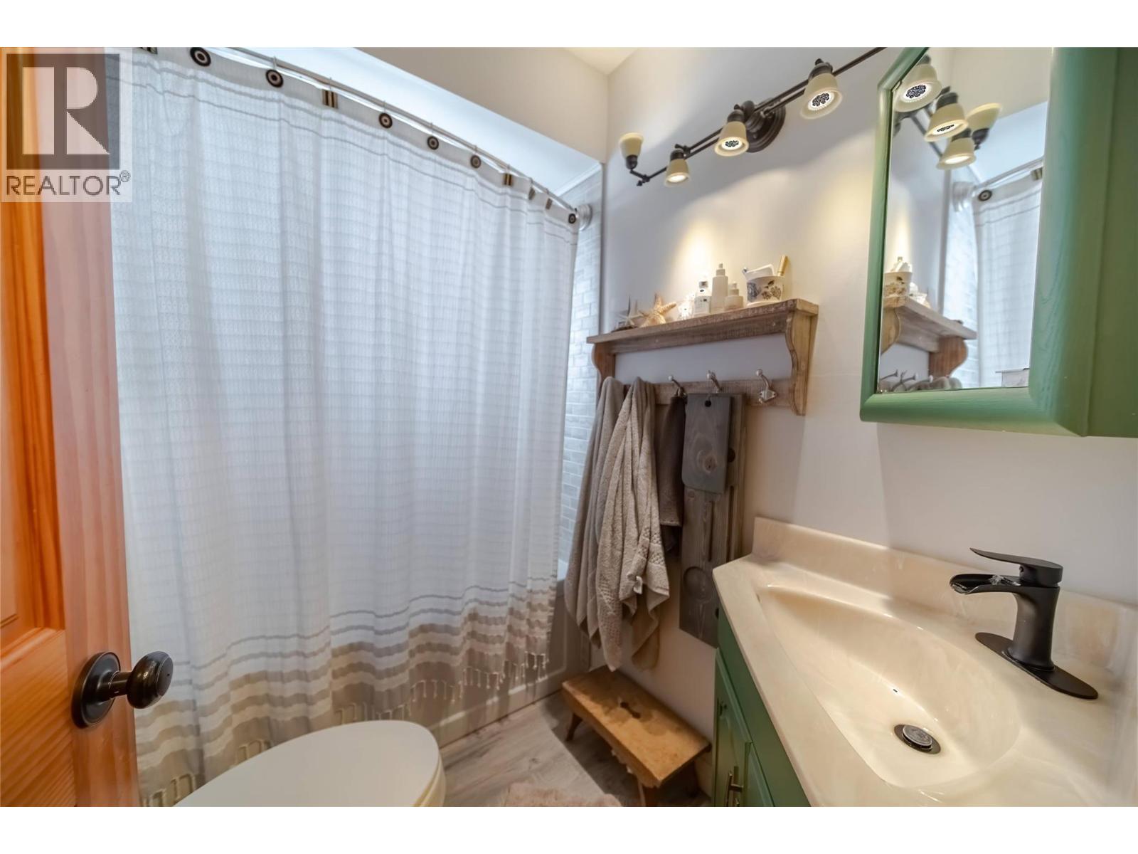 6740 Rosen Lake Road, Jaffray, British Columbia  V0B 1T0 - Photo 13 - 10361746