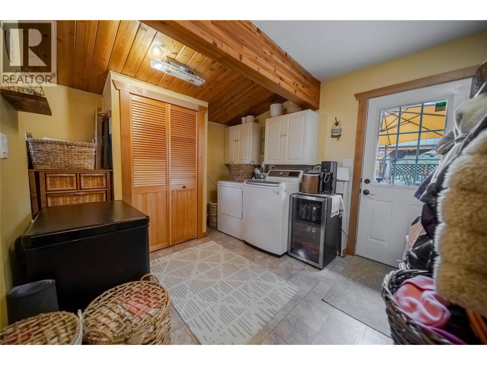 6740 Rosen Lake Road, Jaffray, British Columbia  V0B 1T0 - Photo 14 - 10361746