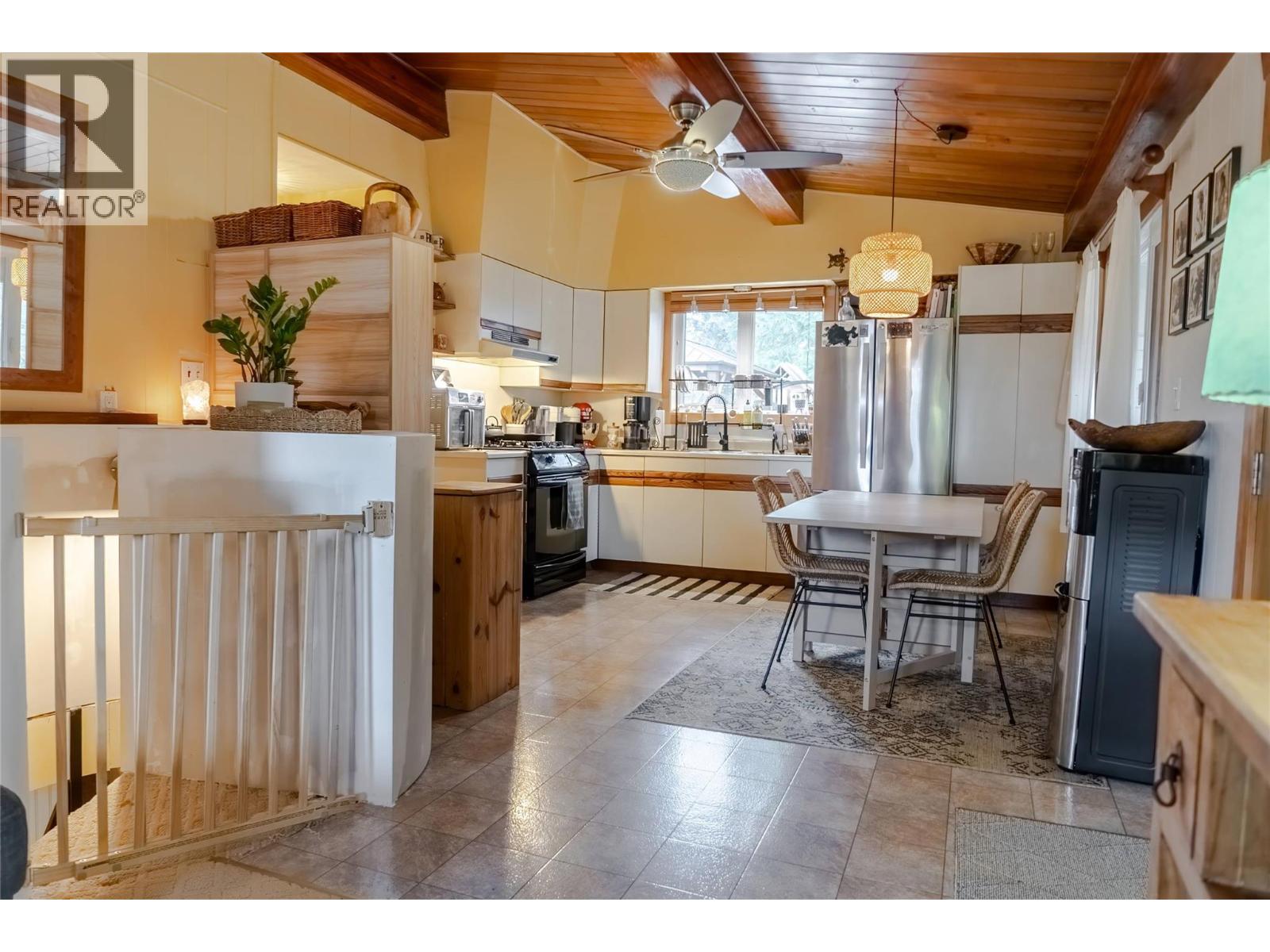 6740 Rosen Lake Road, Jaffray, British Columbia  V0B 1T0 - Photo 8 - 10361746