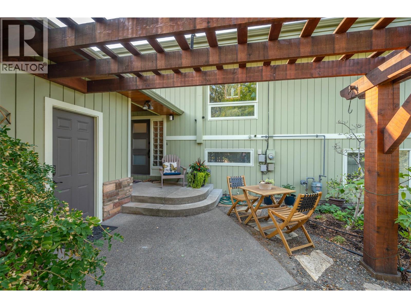 975 Heron Court, Oliver, British Columbia  V0H 1T2 - Photo 2 - 10361811