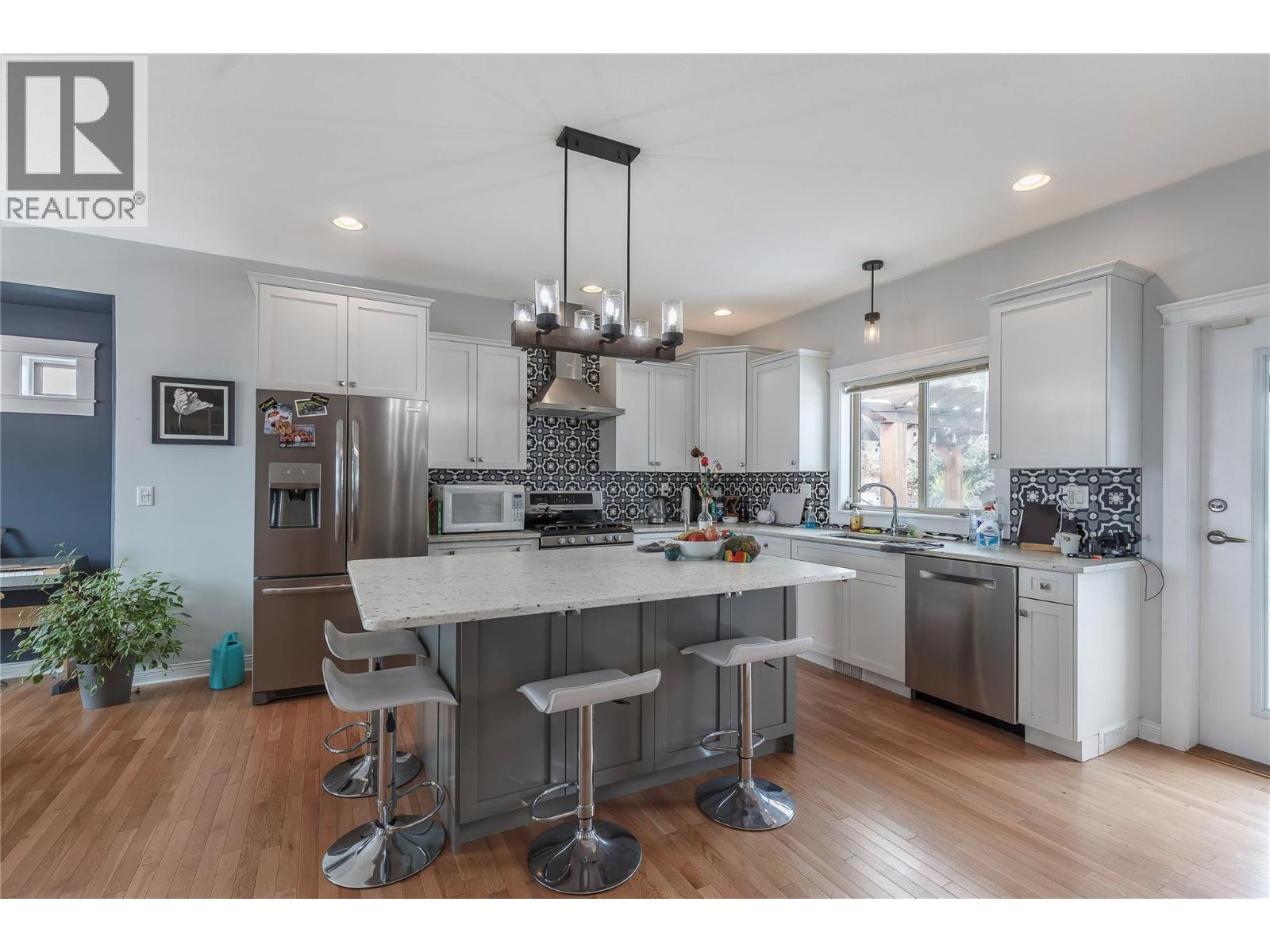 647 Middleton Way, Coldstream, British Columbia  V1B 2V5 - Photo 4 - 10361808