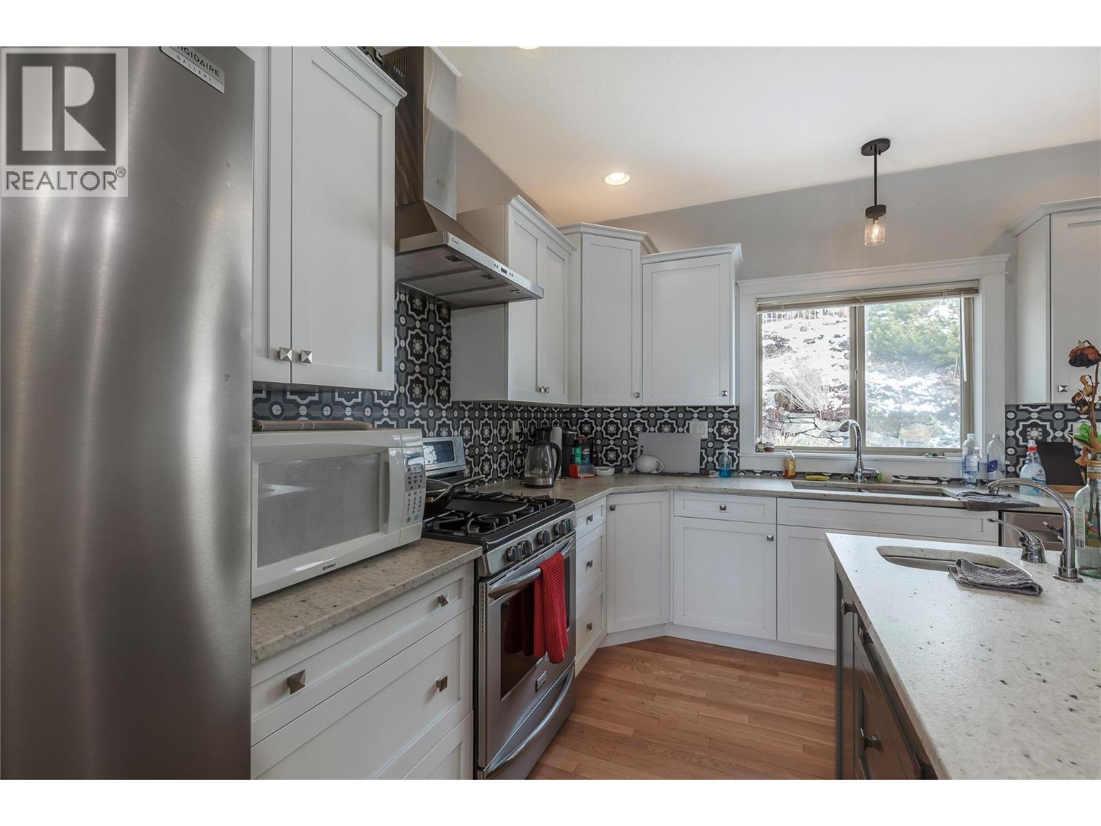 647 Middleton Way, Coldstream, British Columbia  V1B 2V5 - Photo 8 - 10361808