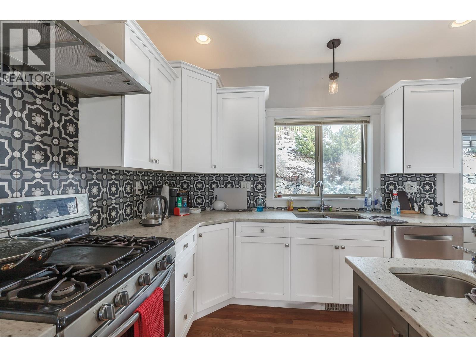 647 Middleton Way, Coldstream, British Columbia  V1B 2V5 - Photo 9 - 10361808