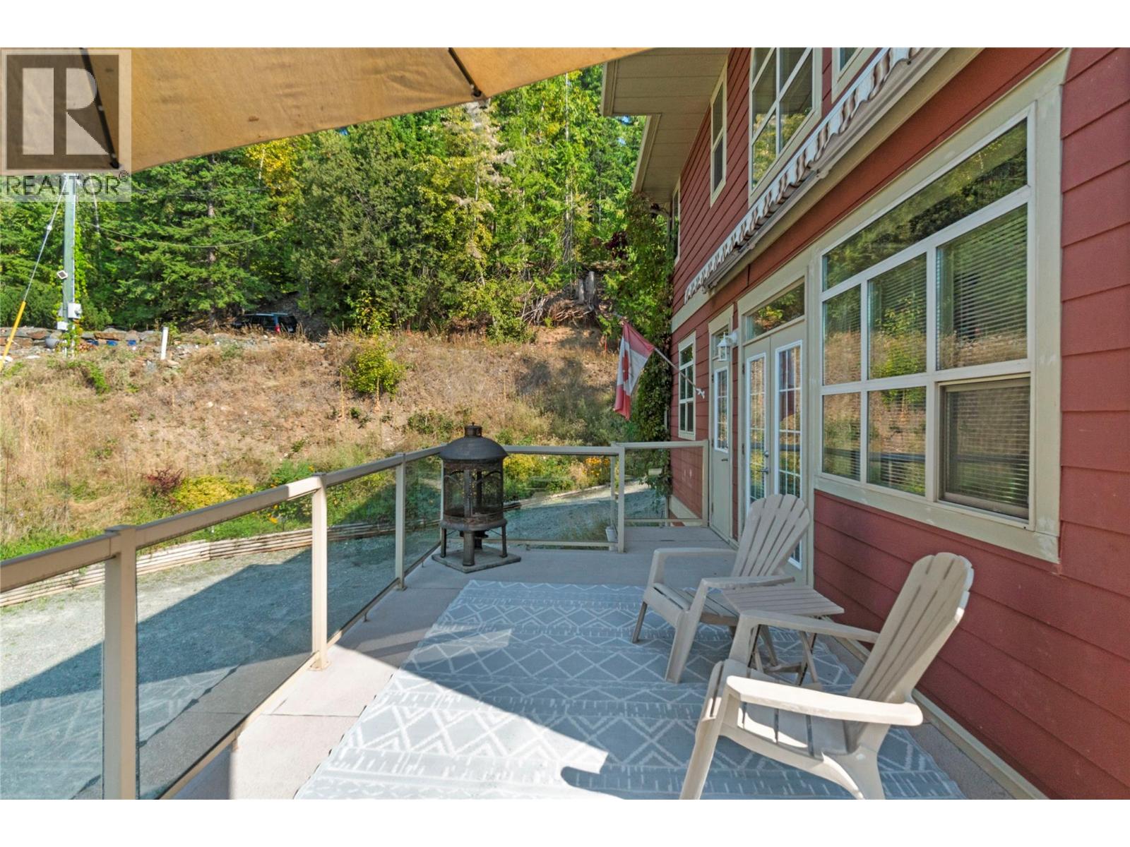 7666 Lichen Road, Anglemont, British Columbia  V0E 1M8 - Photo 10 - 10361752