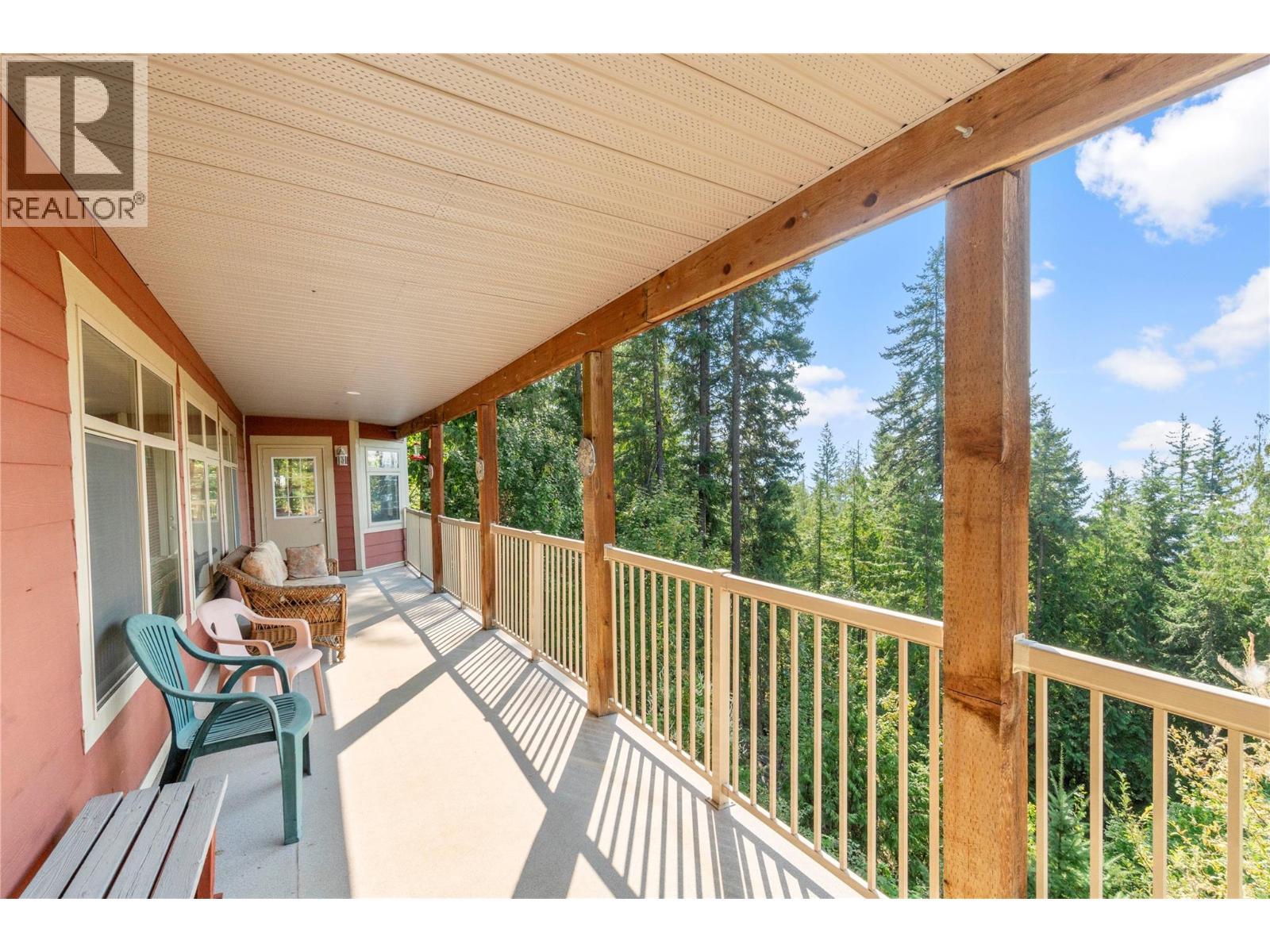 7666 Lichen Road, Anglemont, British Columbia  V0E 1M8 - Photo 14 - 10361752