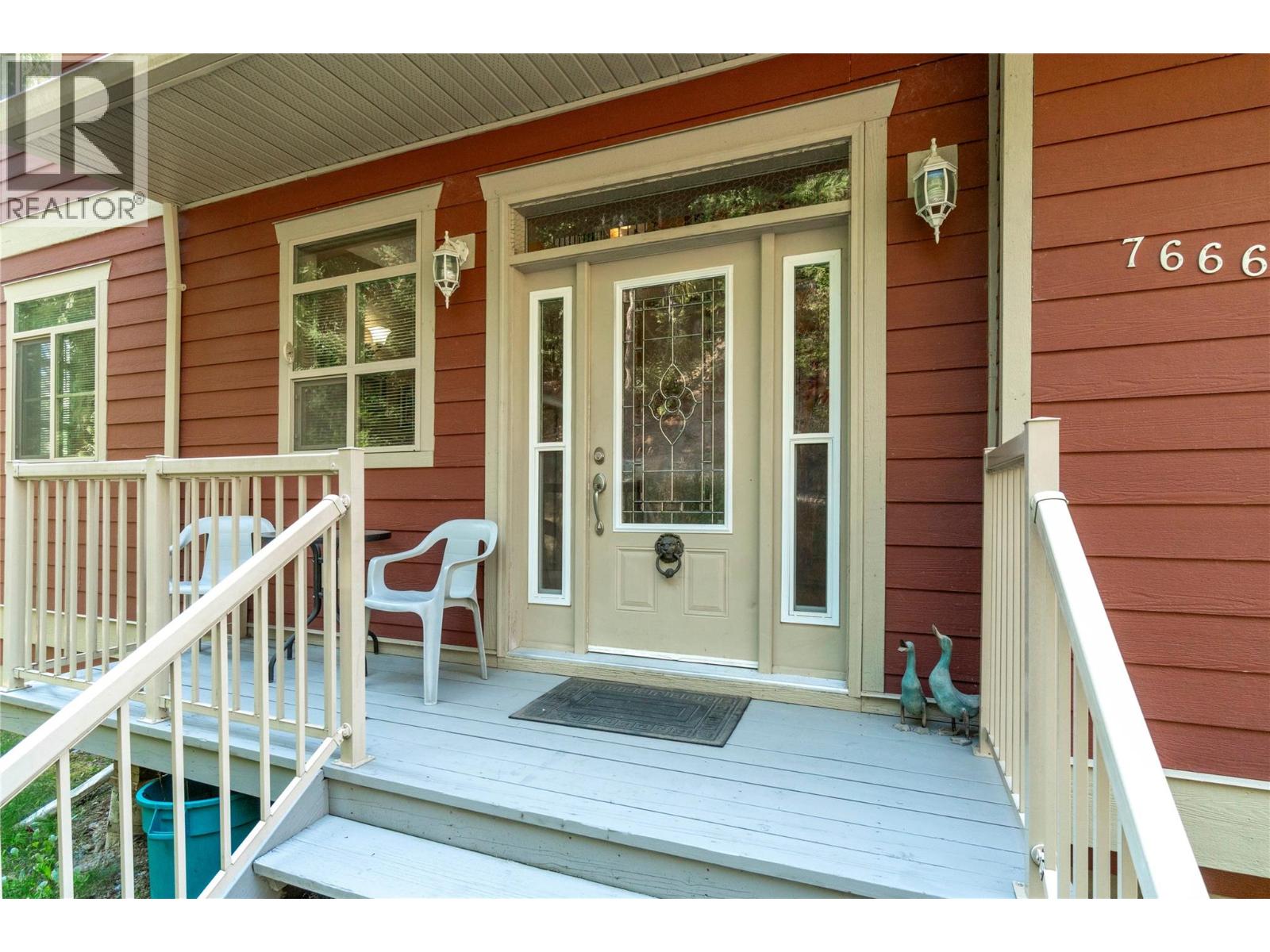 7666 Lichen Road, Anglemont, British Columbia  V0E 1M8 - Photo 15 - 10361752