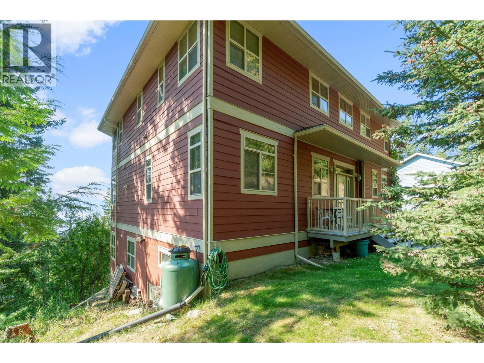 7666 Lichen Road, Anglemont, British Columbia  V0E 1M8 - Photo 16 - 10361752