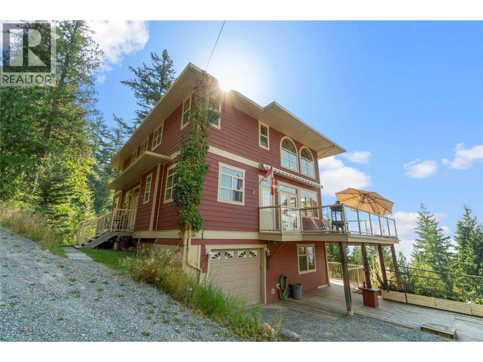 7666 Lichen Road, Anglemont, British Columbia  V0E 1M8 - Photo 17 - 10361752