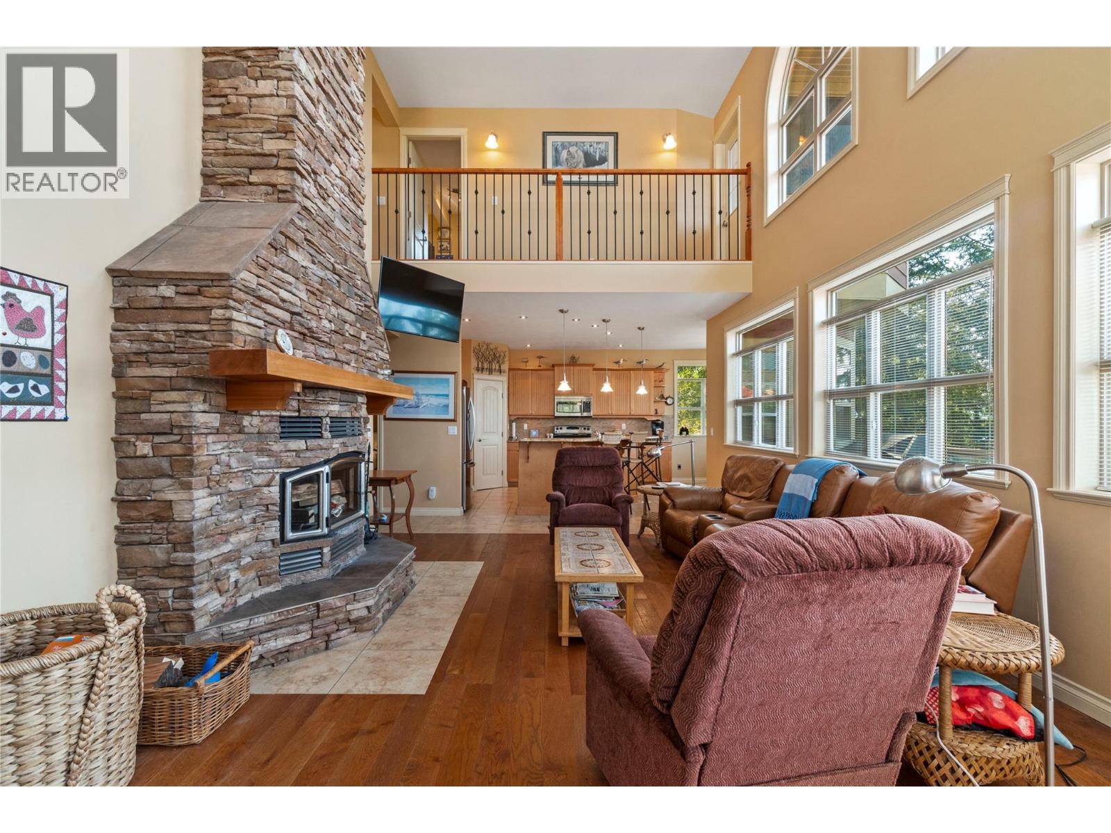 7666 Lichen Road, Anglemont, British Columbia  V0E 1M8 - Photo 37 - 10361752