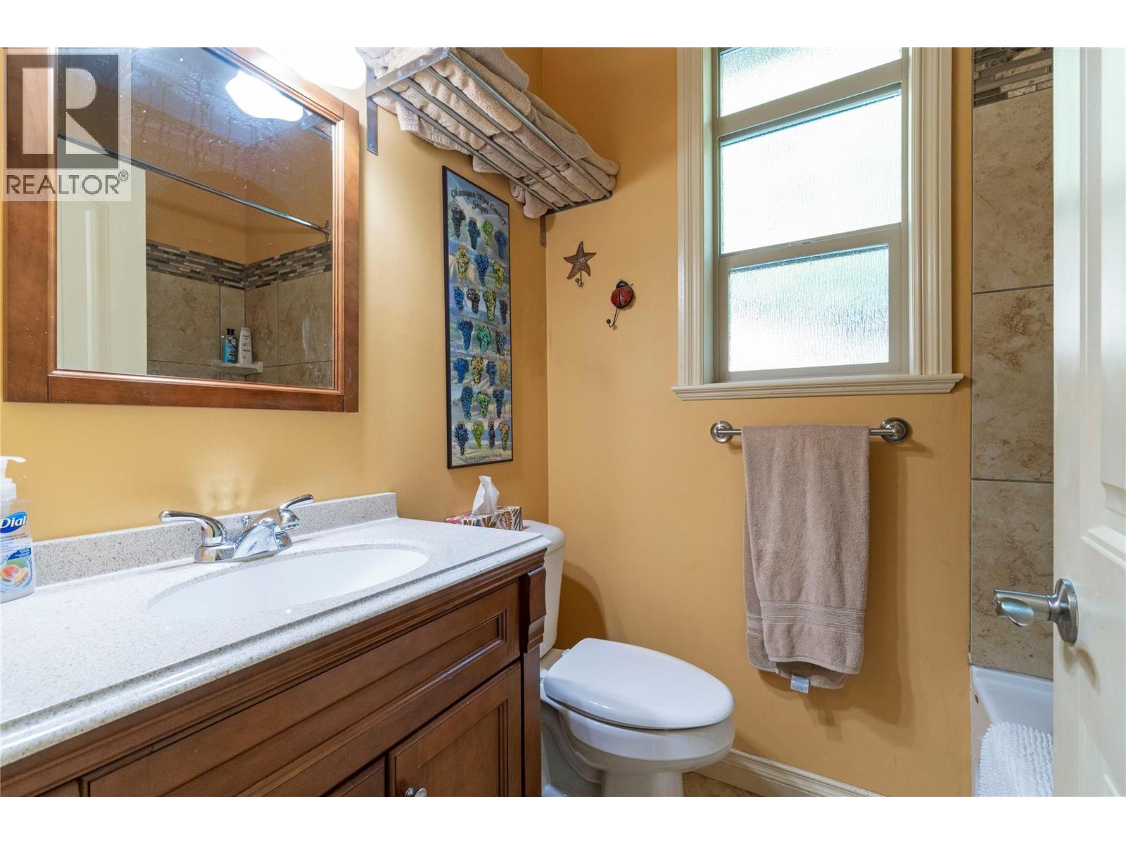 7666 Lichen Road, Anglemont, British Columbia  V0E 1M8 - Photo 42 - 10361752