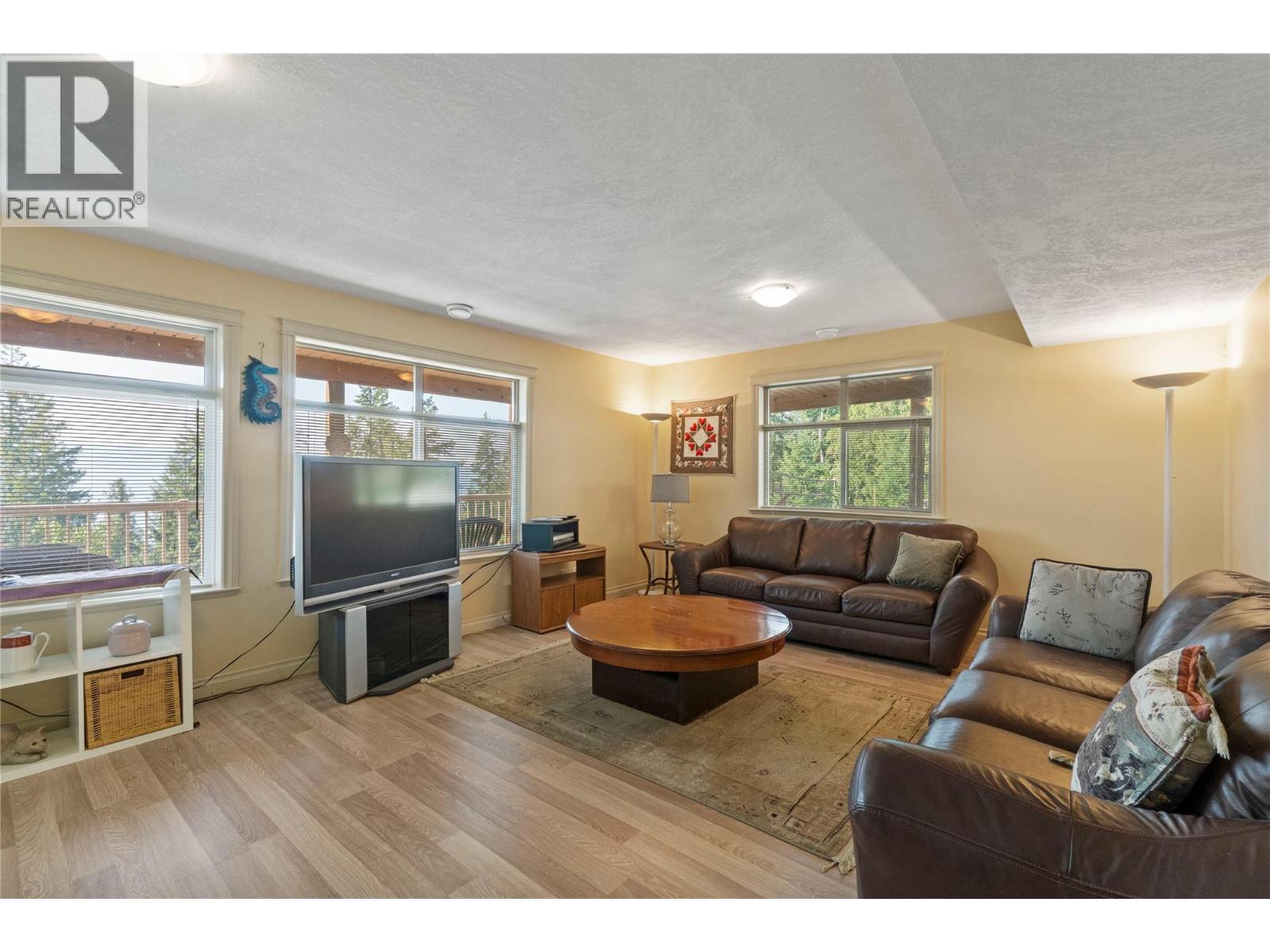 7666 Lichen Road, Anglemont, British Columbia  V0E 1M8 - Photo 61 - 10361752