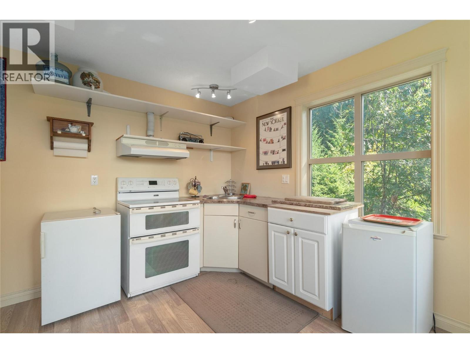 7666 Lichen Road, Anglemont, British Columbia  V0E 1M8 - Photo 67 - 10361752