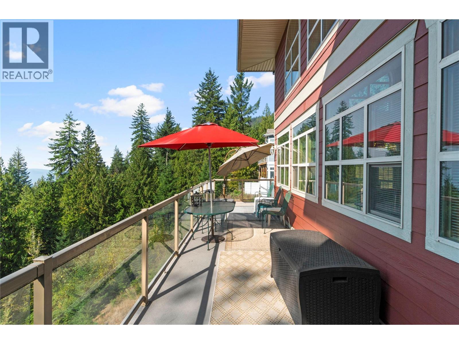 7666 Lichen Road, Anglemont, British Columbia  V0E 1M8 - Photo 7 - 10361752