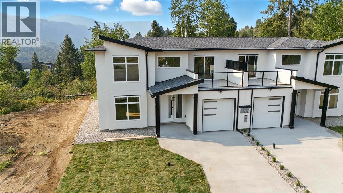 3738 Toba Road, Castlegar, British Columbia  V1N 4Y3 - Photo 2 - 10361674