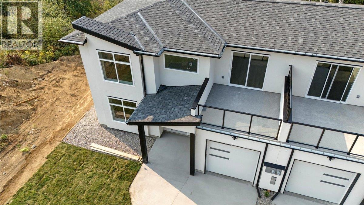 3738 Toba Road, Castlegar, British Columbia  V1N 4Y3 - Photo 3 - 10361674