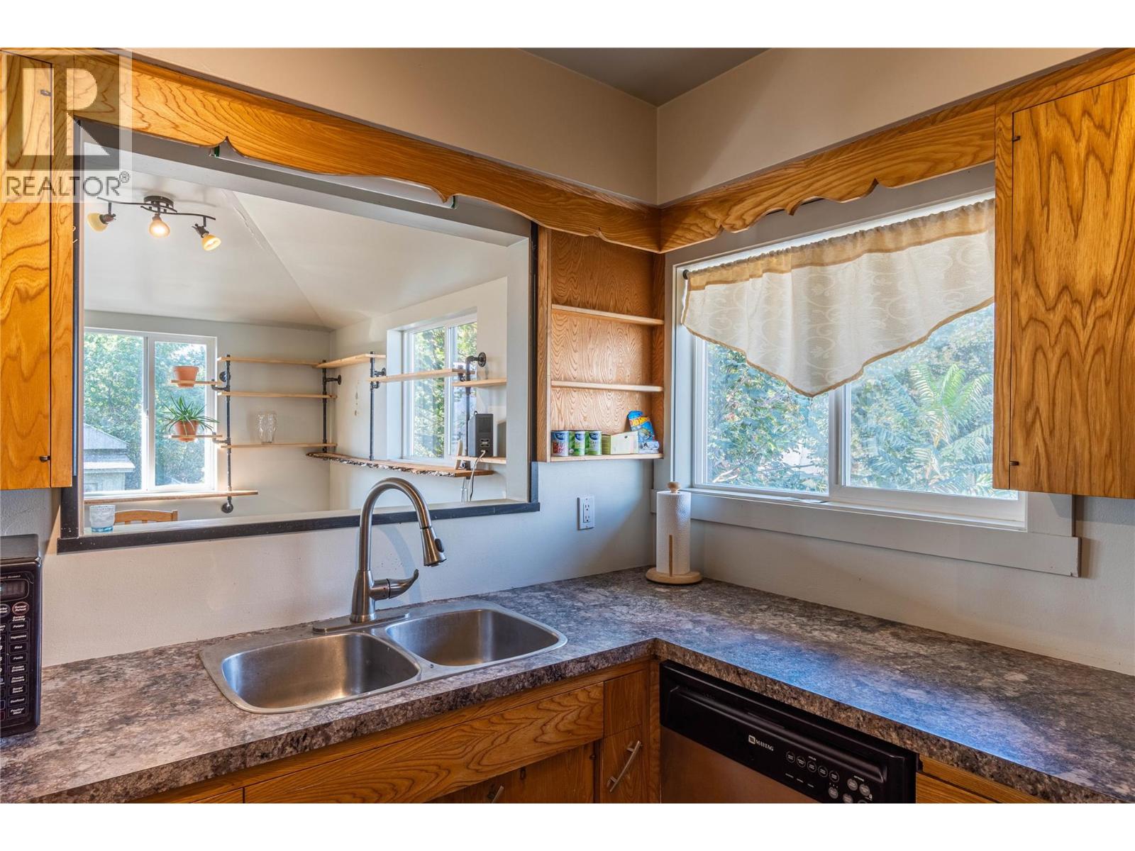 2215 Barbara Avenue, Kamloops, British Columbia  V2B 4J4 - Photo 15 - 10361839