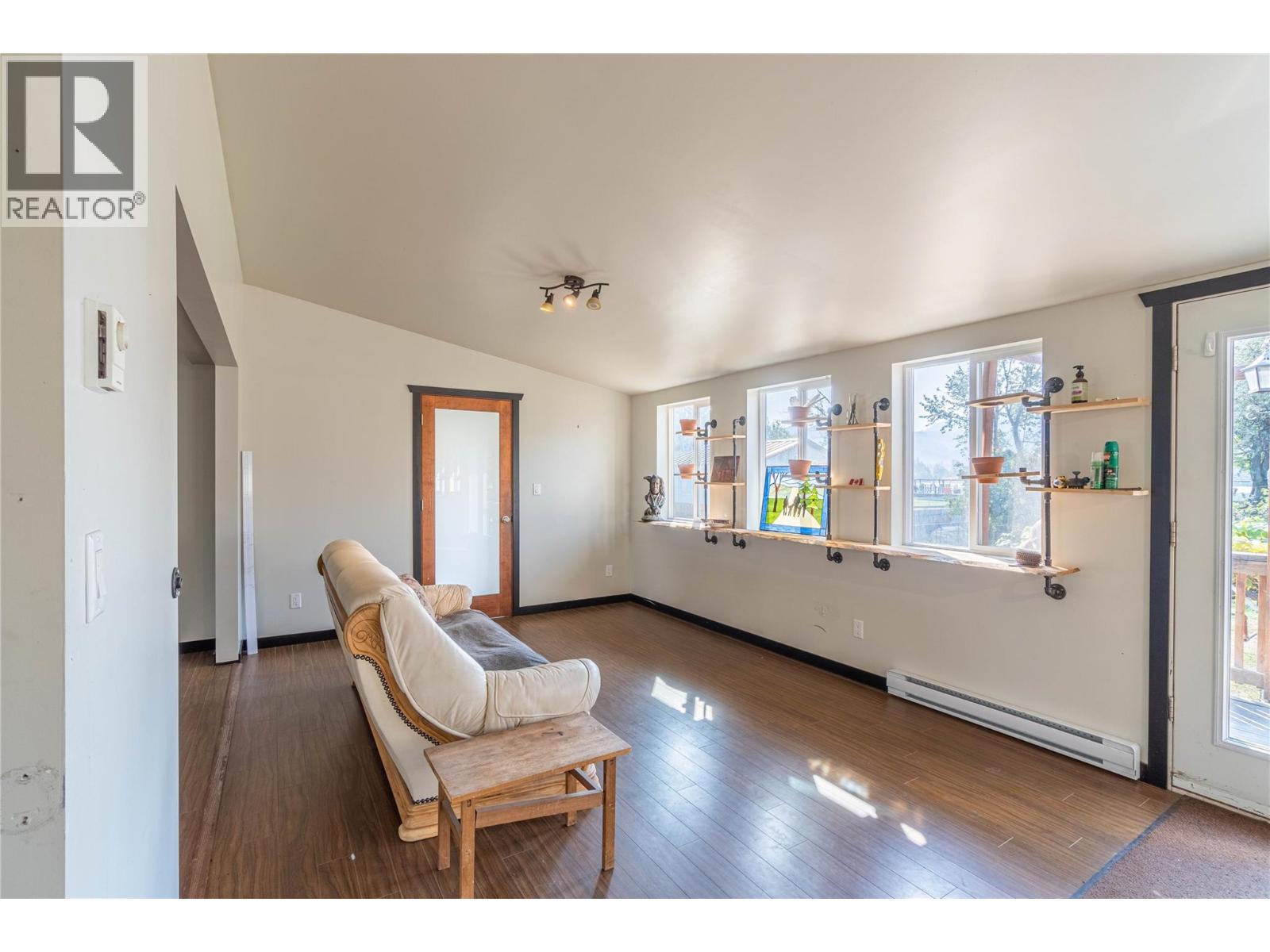 2215 Barbara Avenue, Kamloops, British Columbia  V2B 4J4 - Photo 19 - 10361839