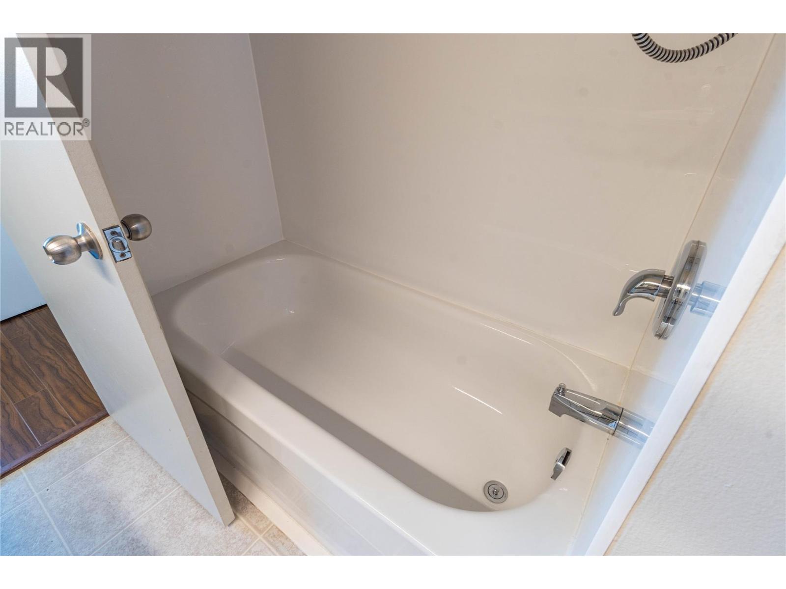 2215 Barbara Avenue, Kamloops, British Columbia  V2B 4J4 - Photo 22 - 10361839