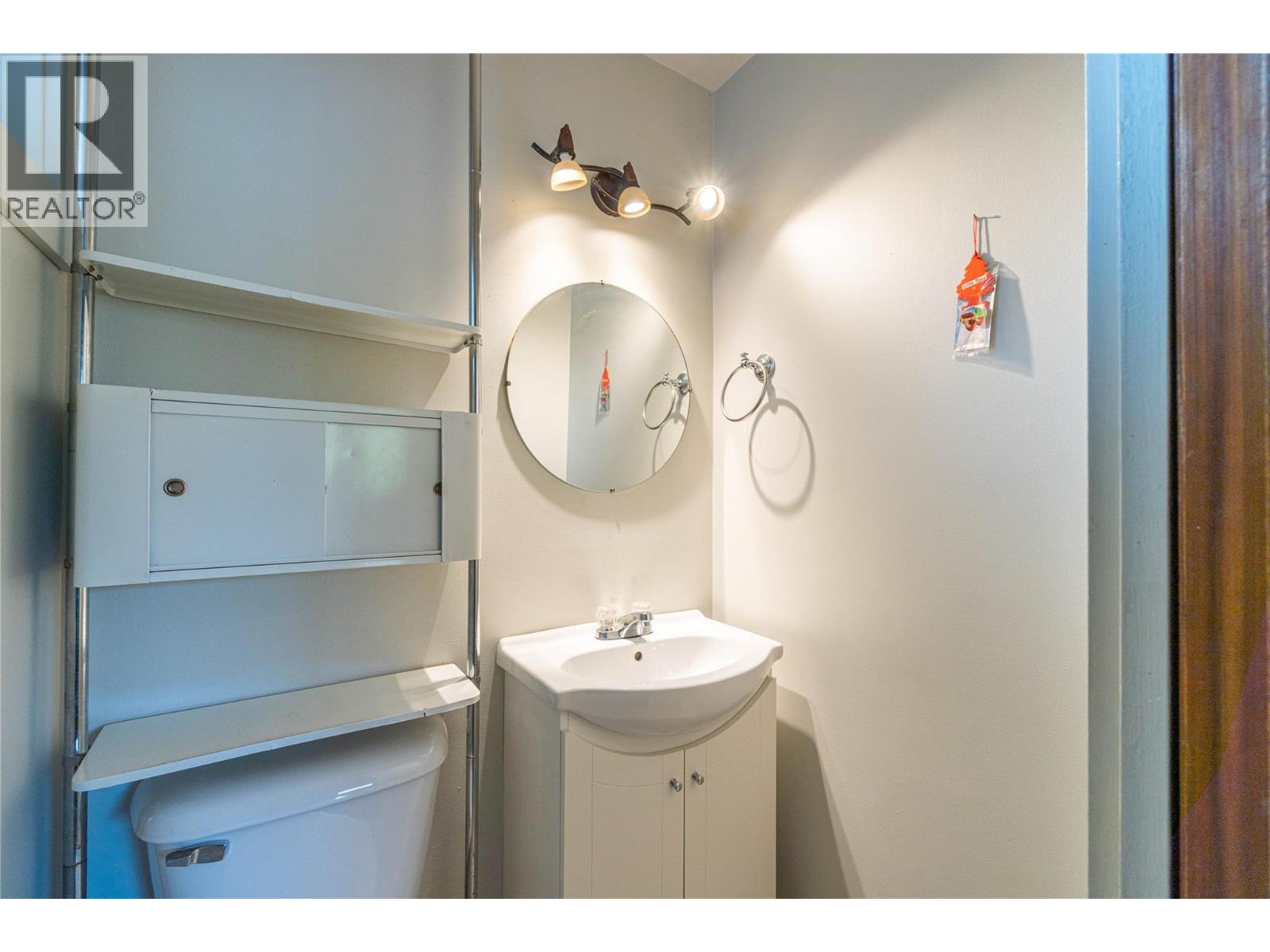 2215 Barbara Avenue, Kamloops, British Columbia  V2B 4J4 - Photo 25 - 10361839