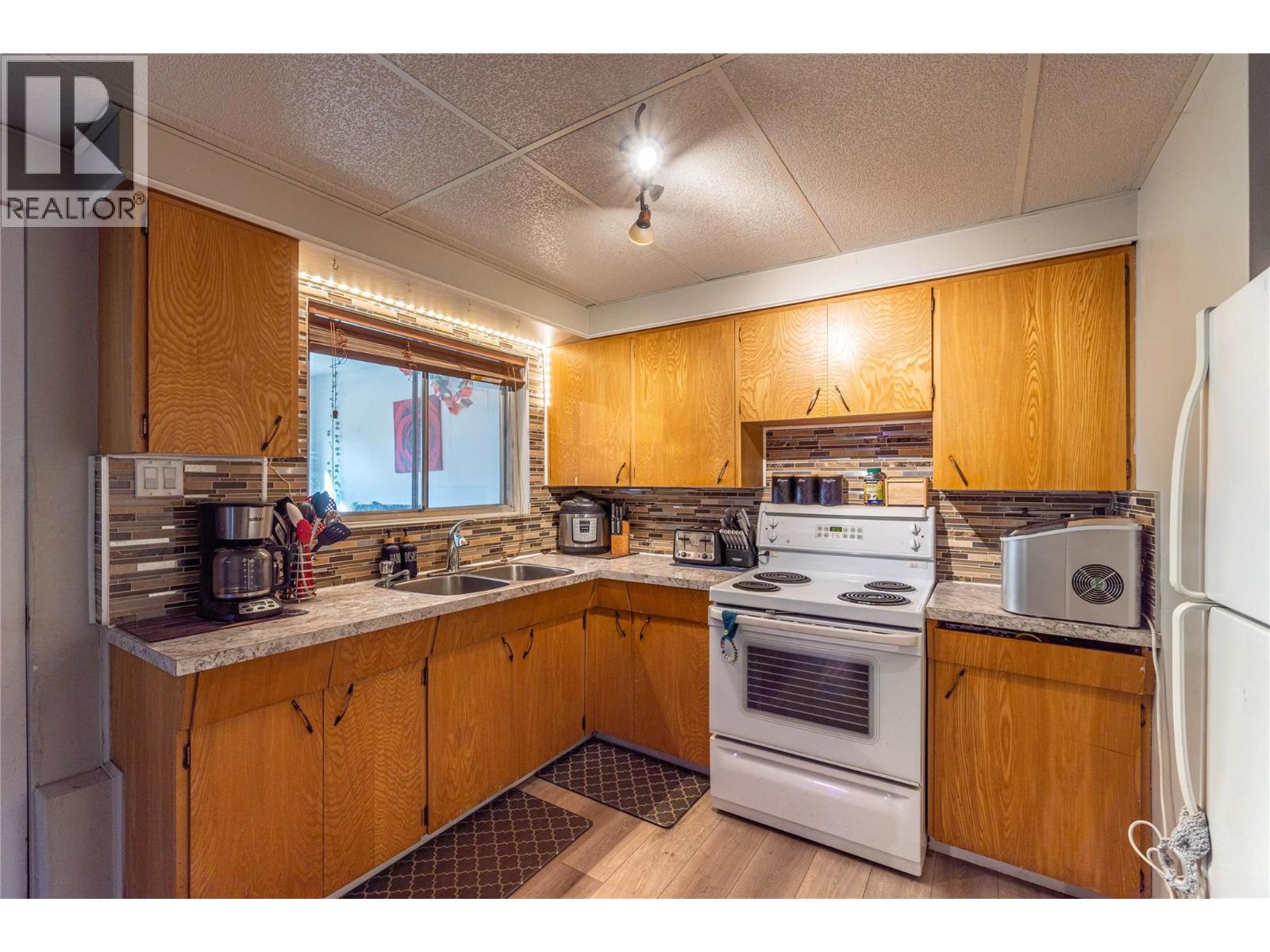 2215 Barbara Avenue, Kamloops, British Columbia  V2B 4J4 - Photo 33 - 10361839