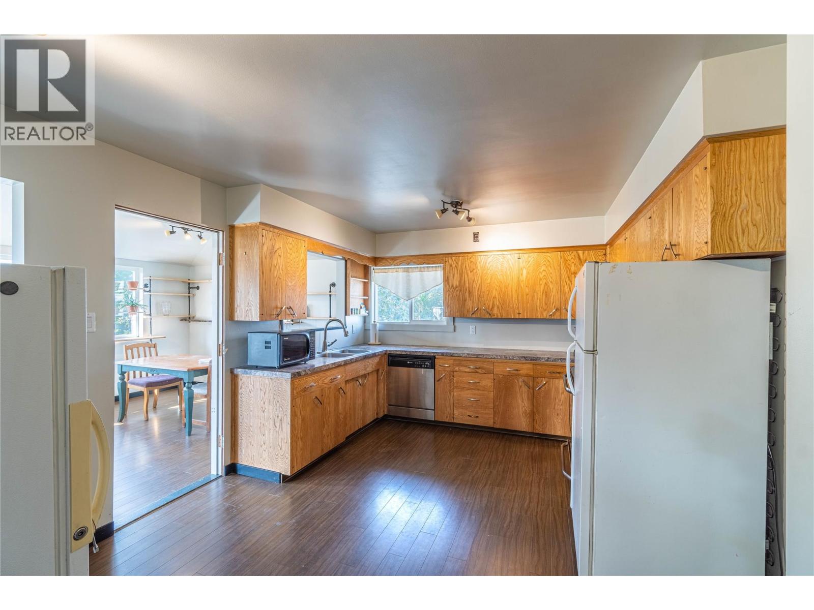 2215 Barbara Avenue, Kamloops, British Columbia  V2B 4J4 - Photo 5 - 10361839