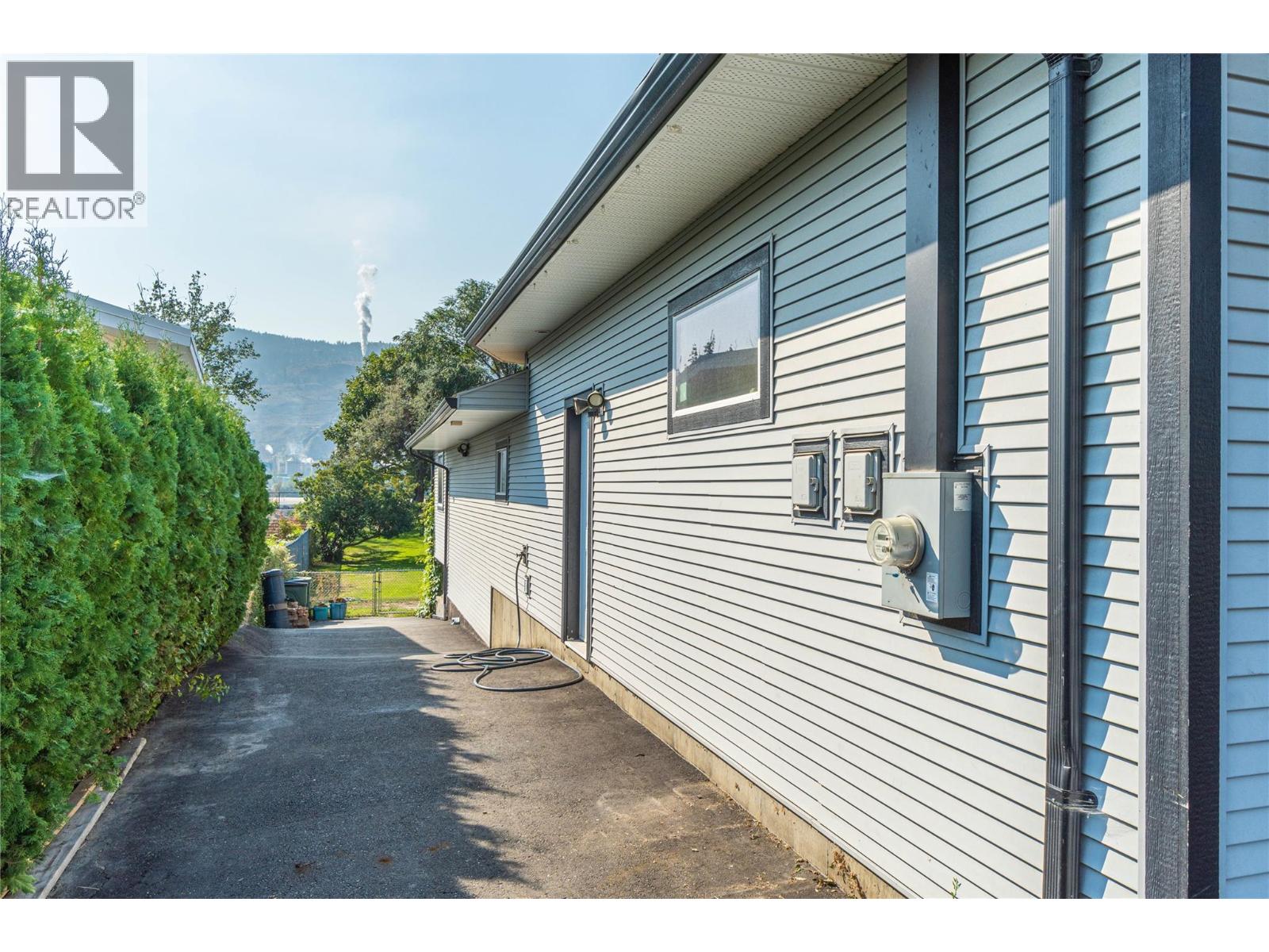 2215 Barbara Avenue, Kamloops, British Columbia  V2B 4J4 - Photo 67 - 10361839