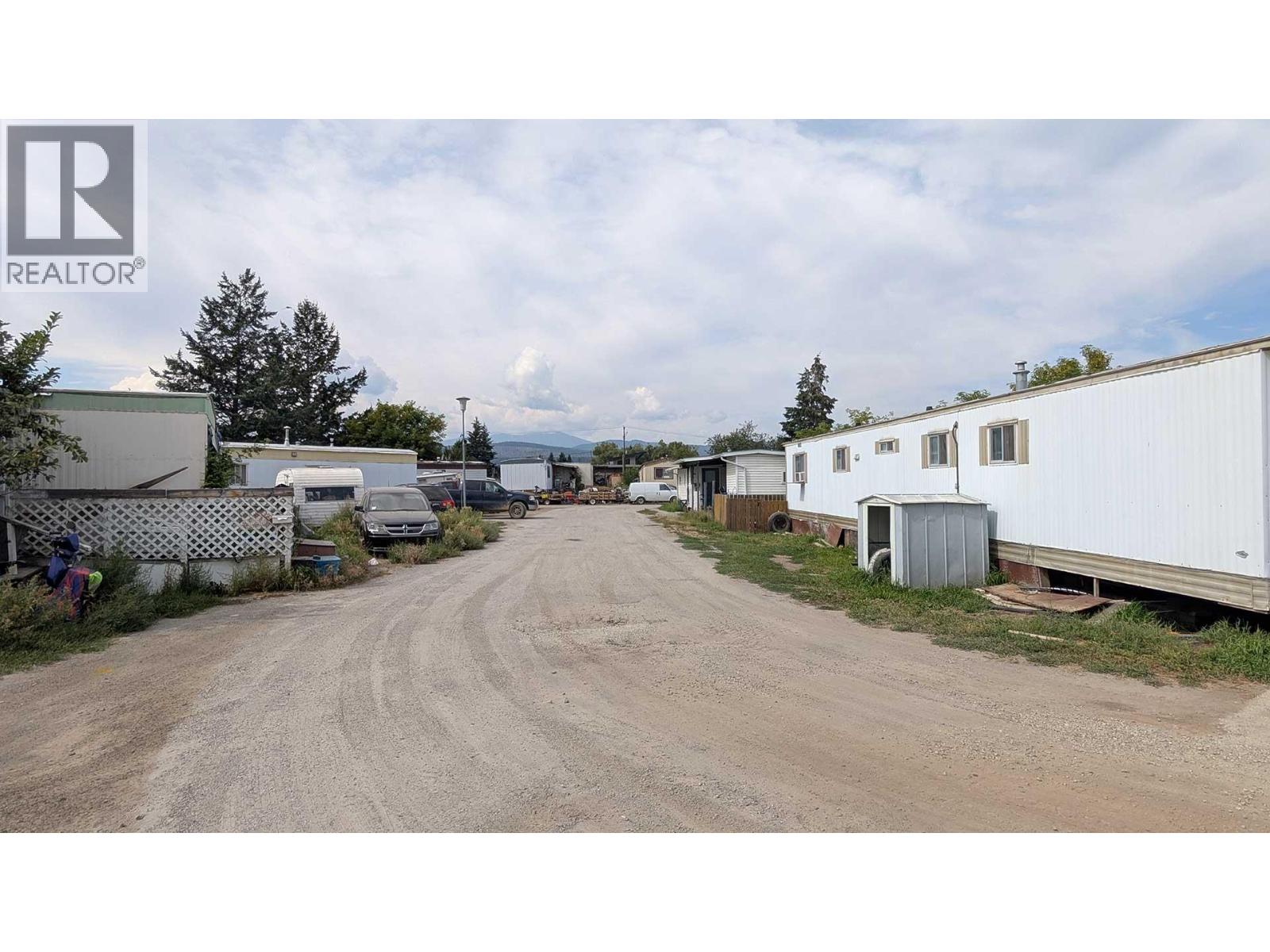 2025 10th Street, Cranbrook, British Columbia  V1C 4H5 - Photo 4 - 10361689
