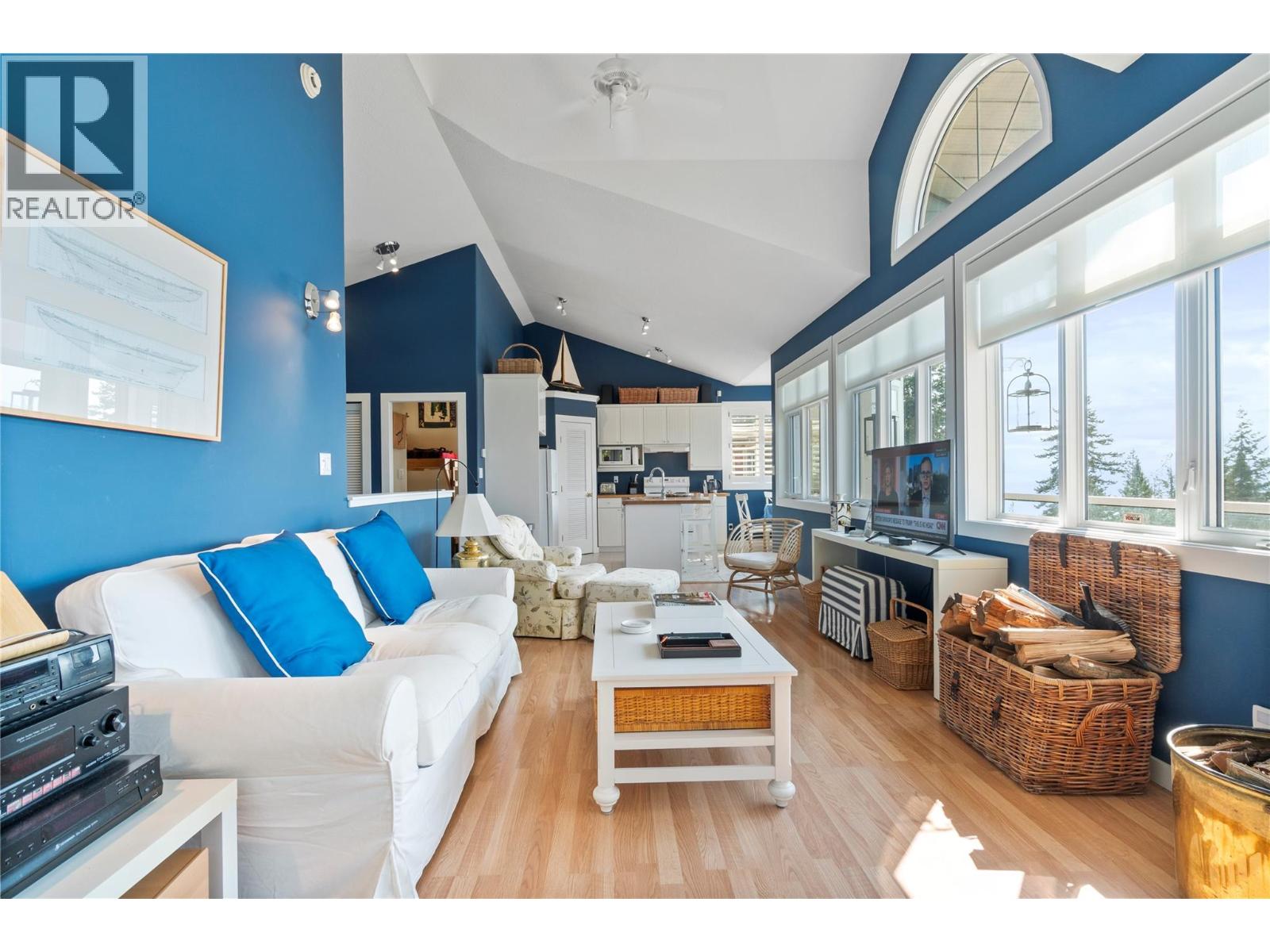 7660 Lichen Road, Anglemont, British Columbia  V0E 1M8 - Photo 23 - 10361892