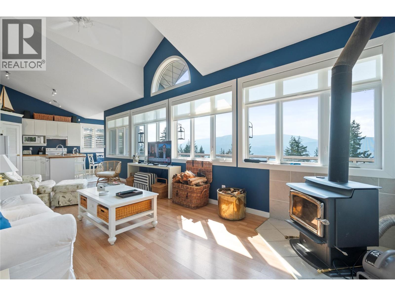 7660 Lichen Road, Anglemont, British Columbia  V0E 1M8 - Photo 24 - 10361892