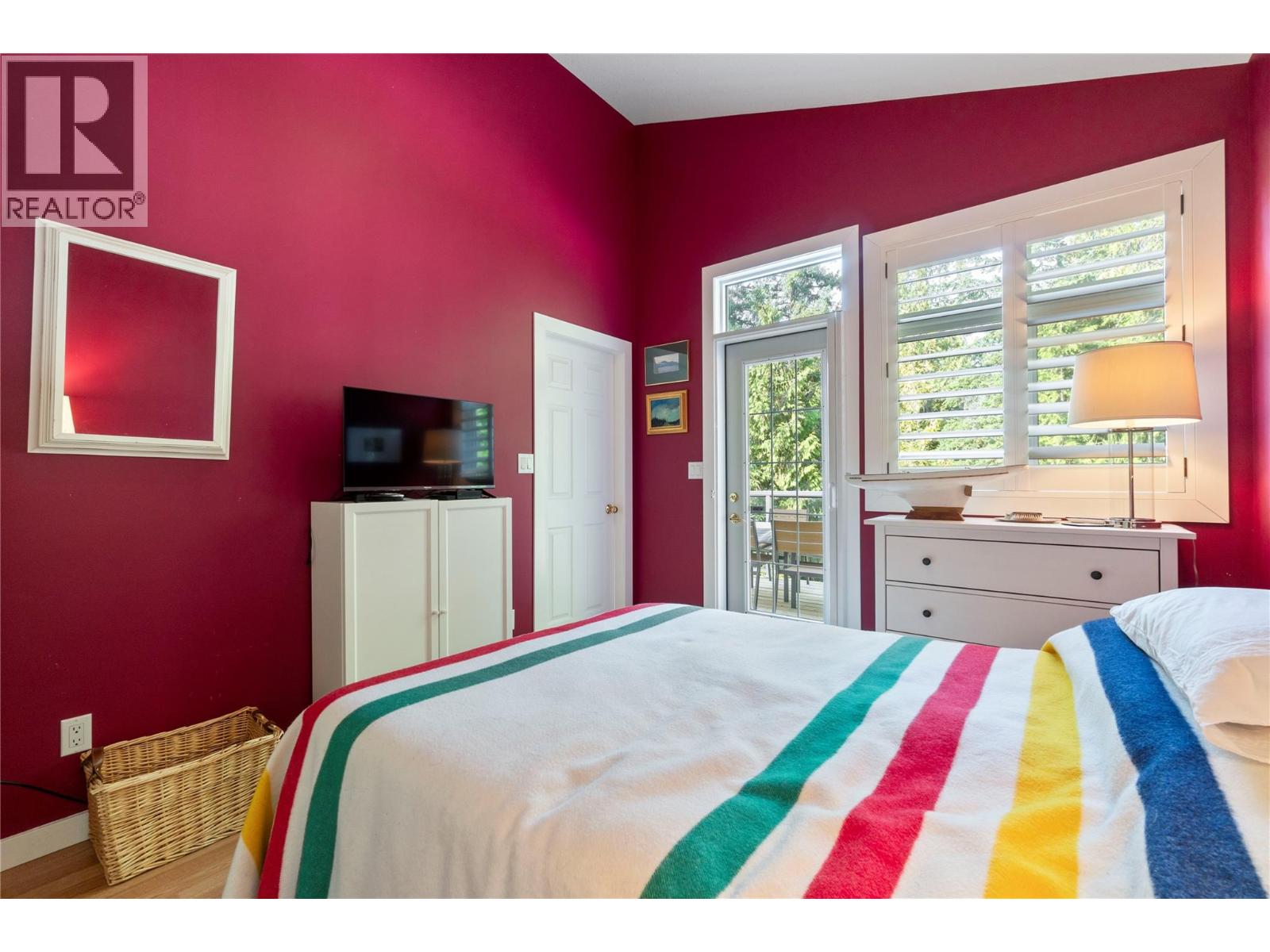 7660 Lichen Road, Anglemont, British Columbia  V0E 1M8 - Photo 30 - 10361892