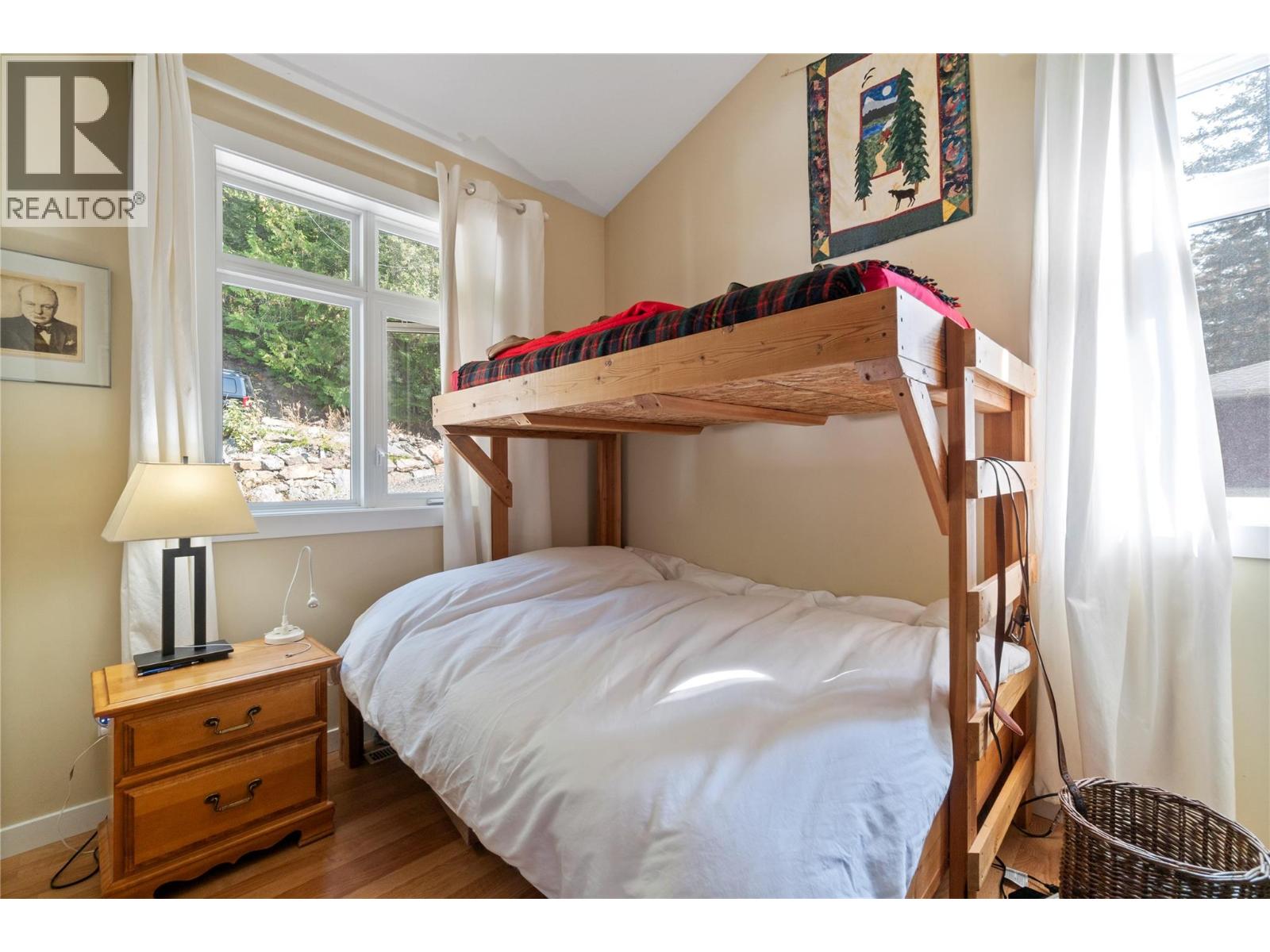 7660 Lichen Road, Anglemont, British Columbia  V0E 1M8 - Photo 34 - 10361892