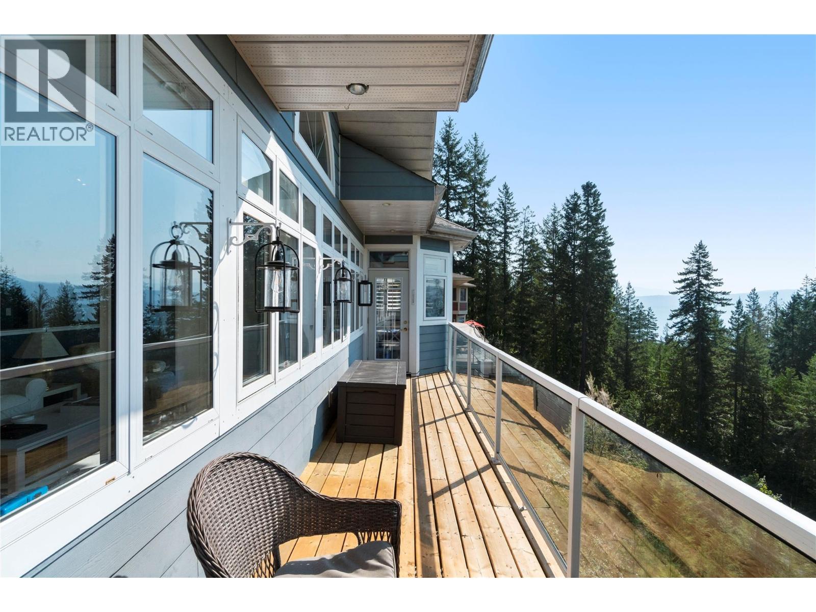 7660 Lichen Road, Anglemont, British Columbia  V0E 1M8 - Photo 7 - 10361892