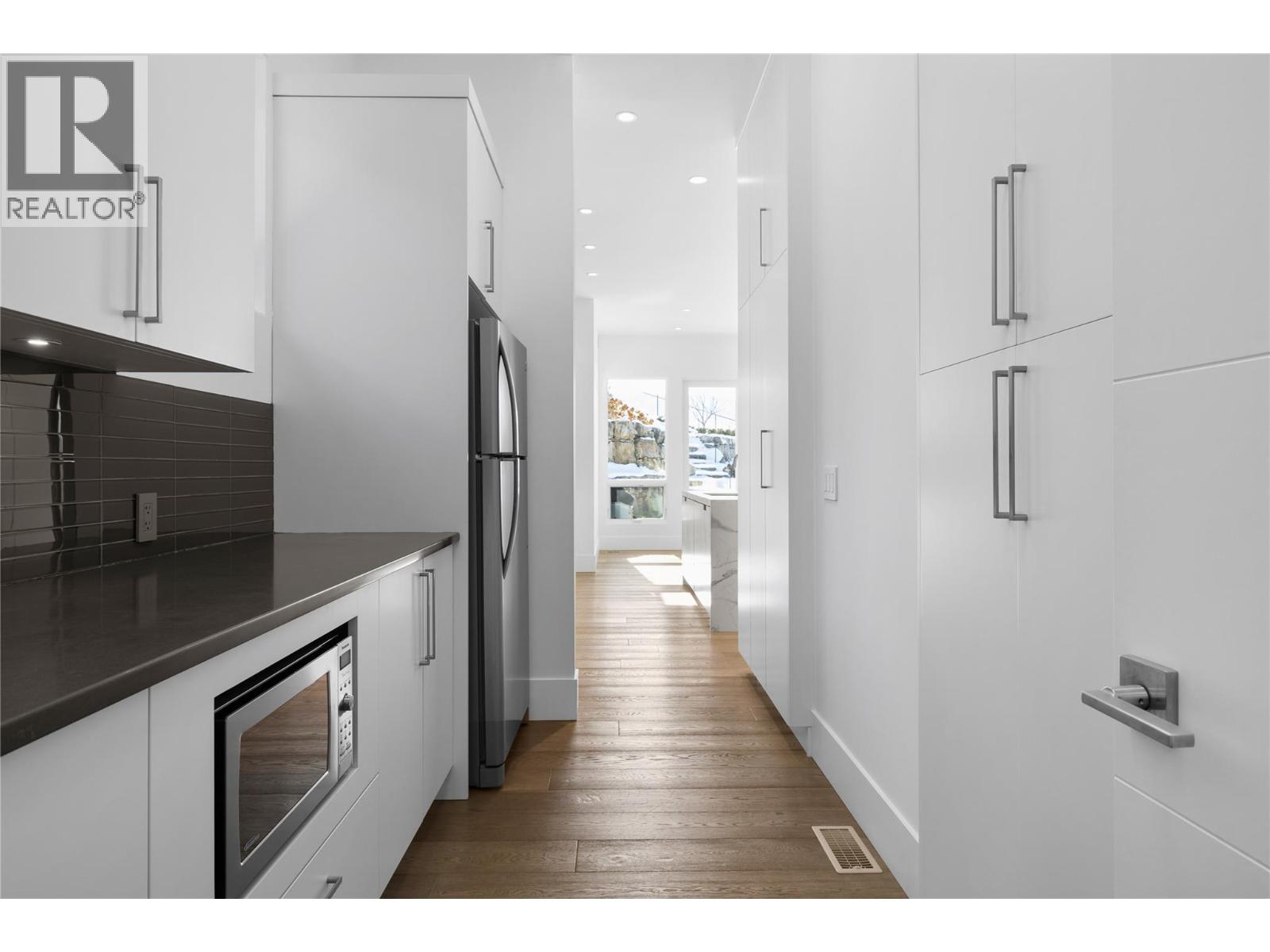 1049 Westpoint Drive, Kelowna, British Columbia  V1W 4Z9 - Photo 29 - 10361929