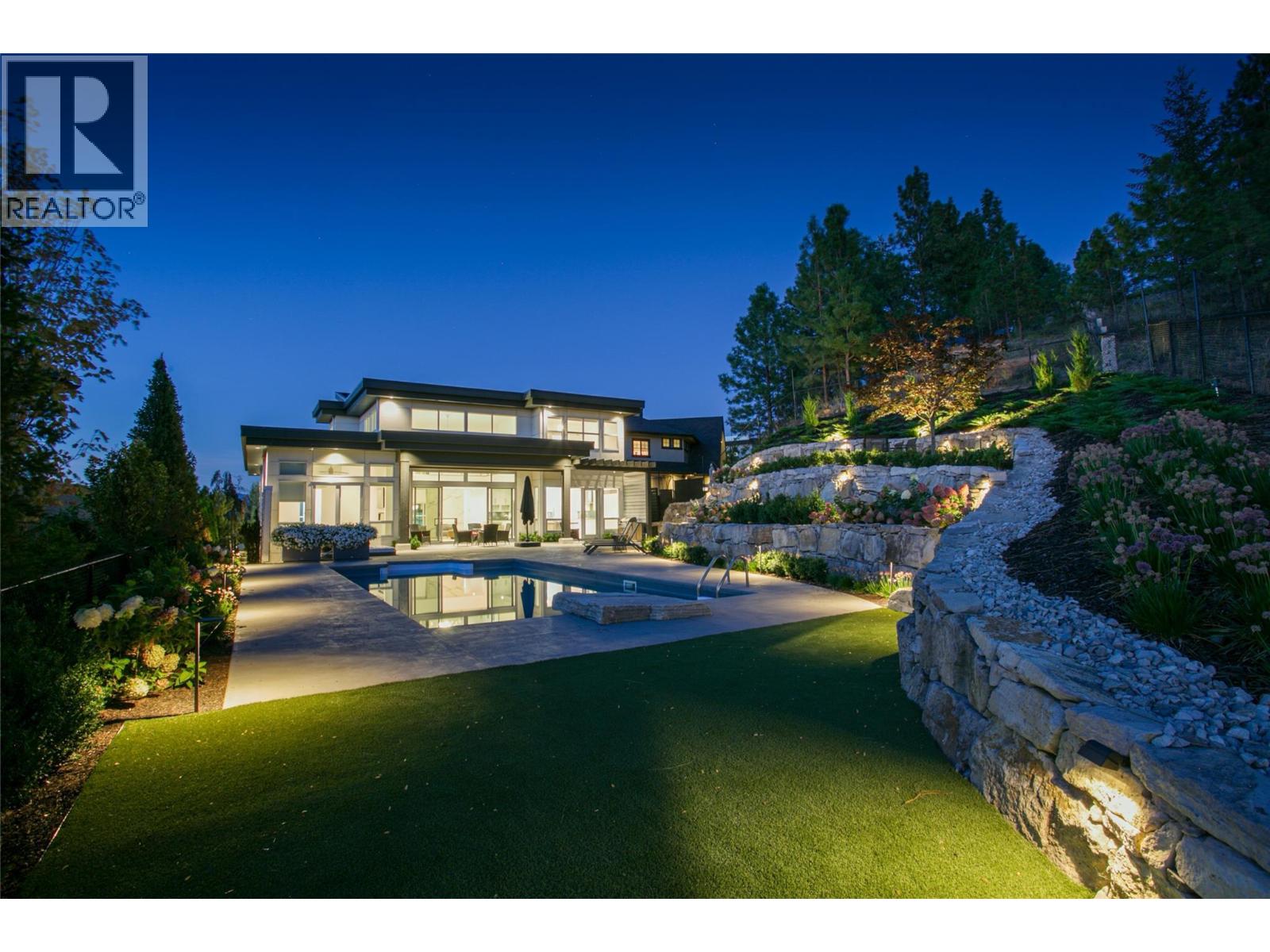1049 Westpoint Drive, Kelowna, British Columbia  V1W 4Z9 - Photo 3 - 10361929
