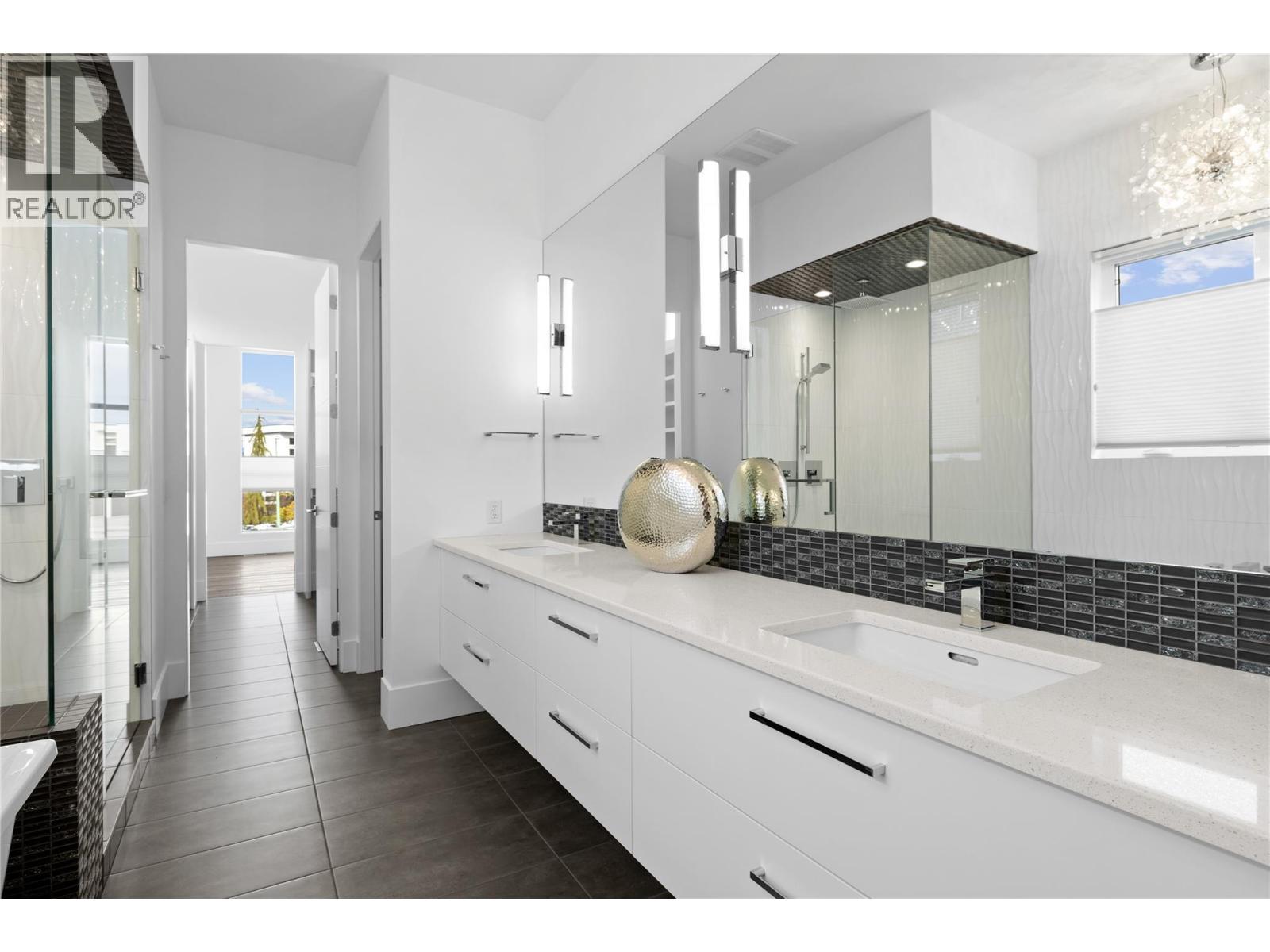 1049 Westpoint Drive, Kelowna, British Columbia  V1W 4Z9 - Photo 36 - 10361929