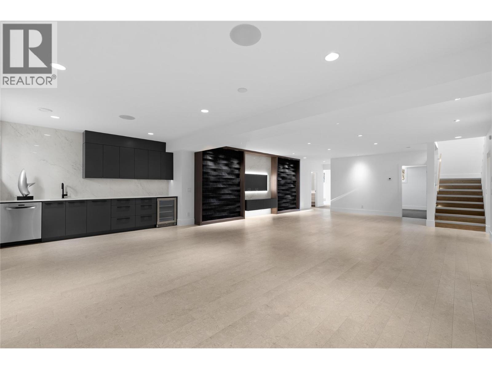 1049 Westpoint Drive, Kelowna, British Columbia  V1W 4Z9 - Photo 68 - 10361929