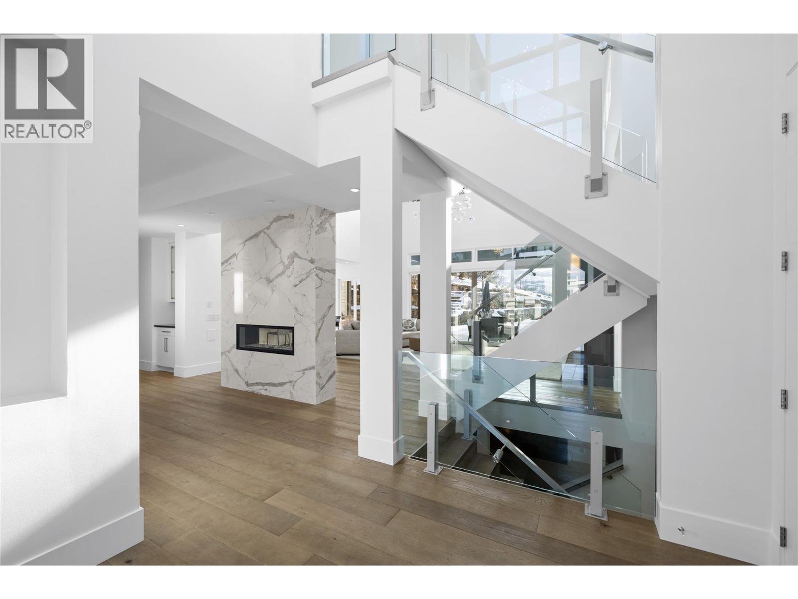 1049 Westpoint Drive, Kelowna, British Columbia  V1W 4Z9 - Photo 7 - 10361929