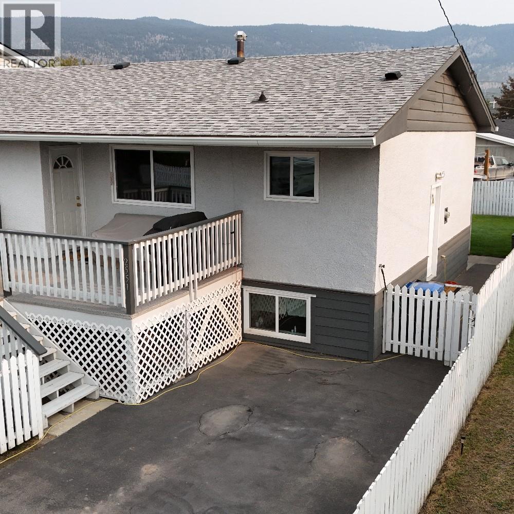 2551 Jackson Avenue, Merritt, British Columbia  V1K 1B1 - Photo 2 - 10362033
