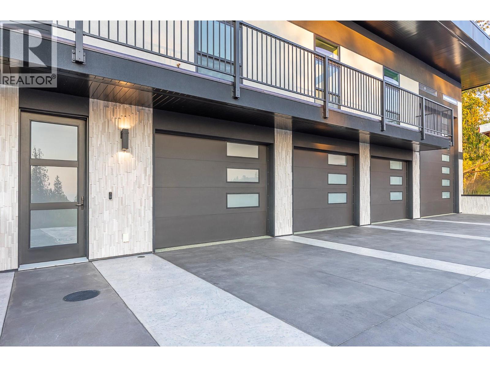 8195 Jackpine Road, Vernon, British Columbia  V1B 3M9 - Photo 3 - 10347842