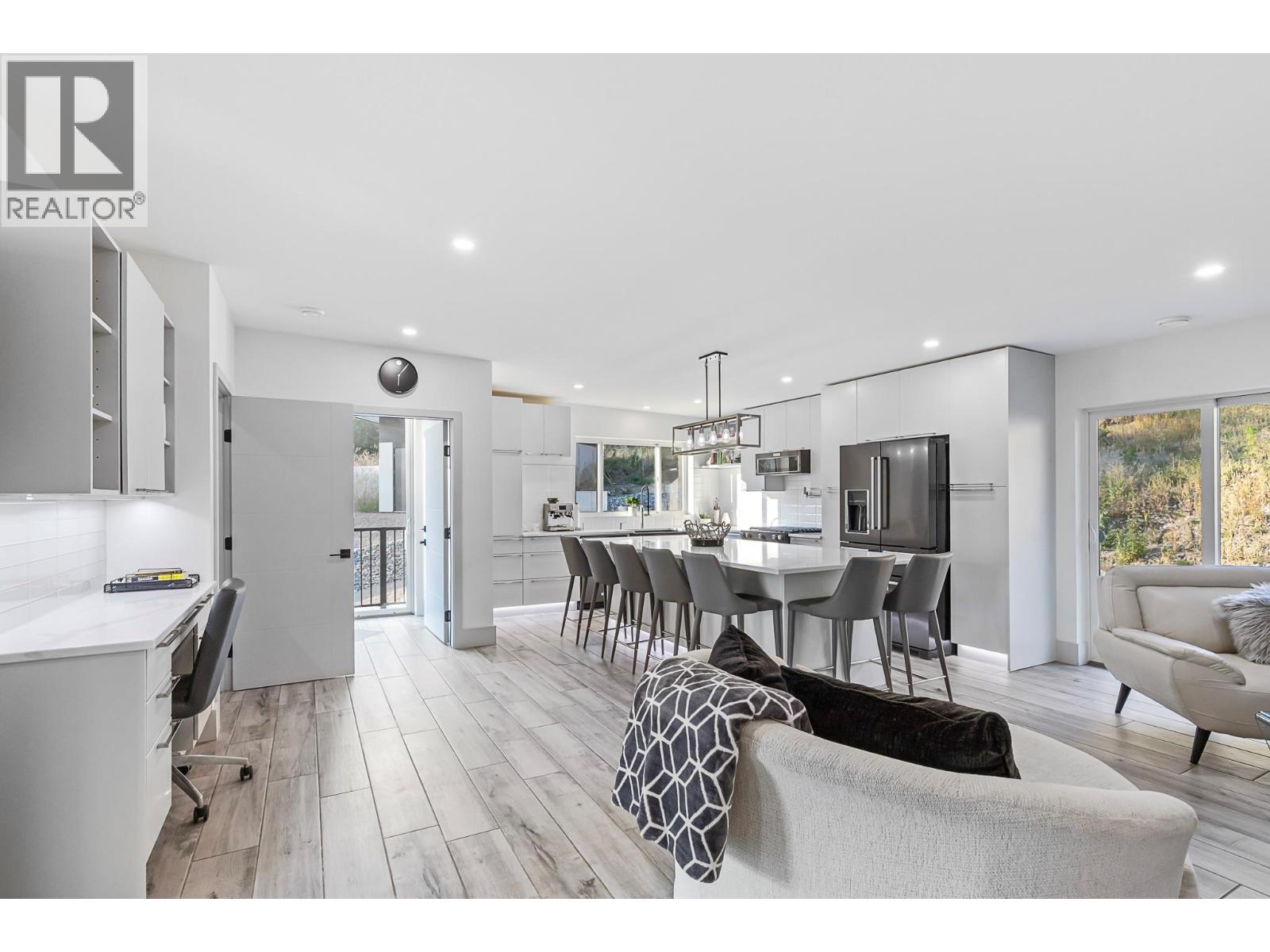 8195 Jackpine Road, Vernon, British Columbia  V1B 3M9 - Photo 6 - 10347842