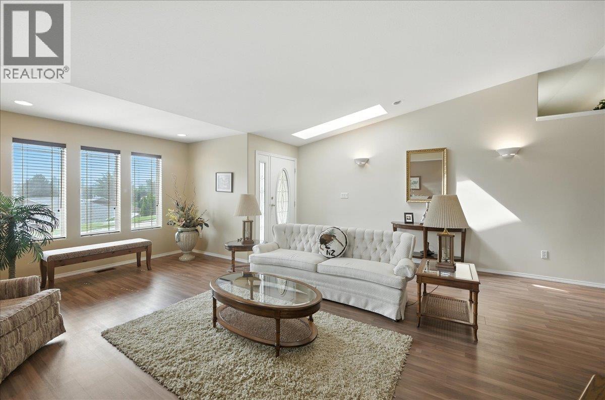 7761 Devito Drive, Trail, British Columbia  V1R 4W2 - Photo 11 - 10361993