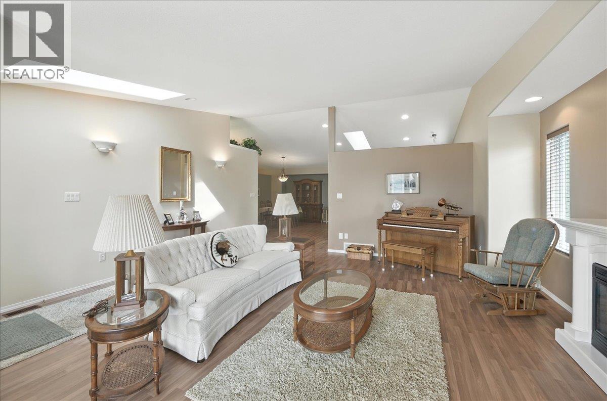 7761 Devito Drive, Trail, British Columbia  V1R 4W2 - Photo 12 - 10361993