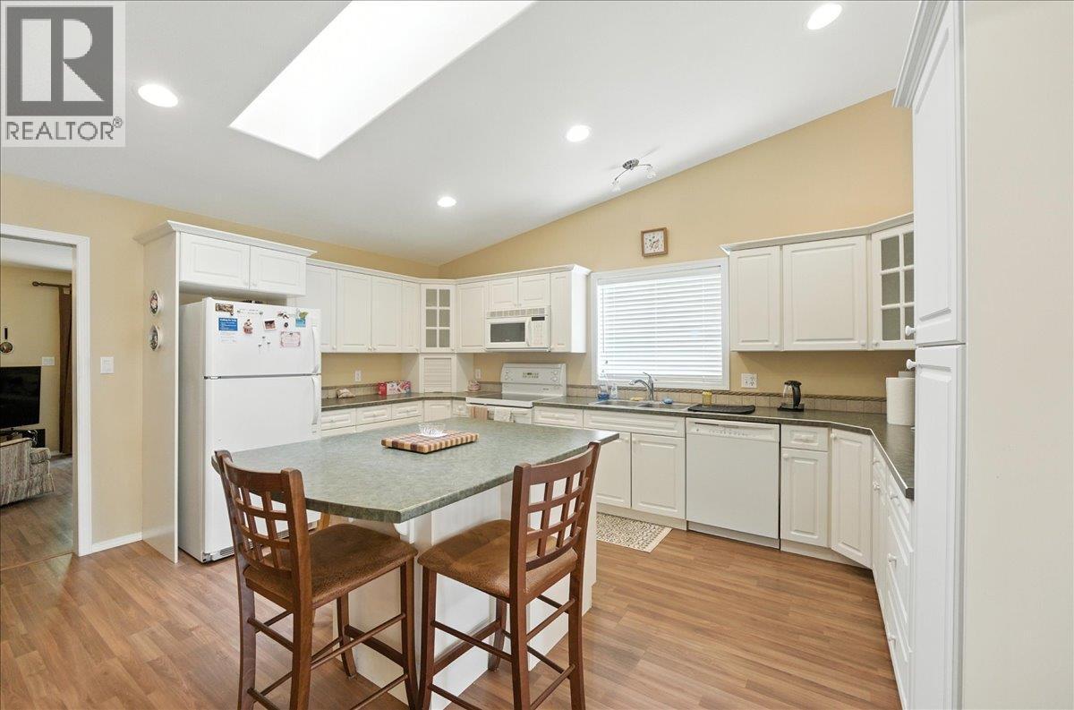 7761 Devito Drive, Trail, British Columbia  V1R 4W2 - Photo 16 - 10361993